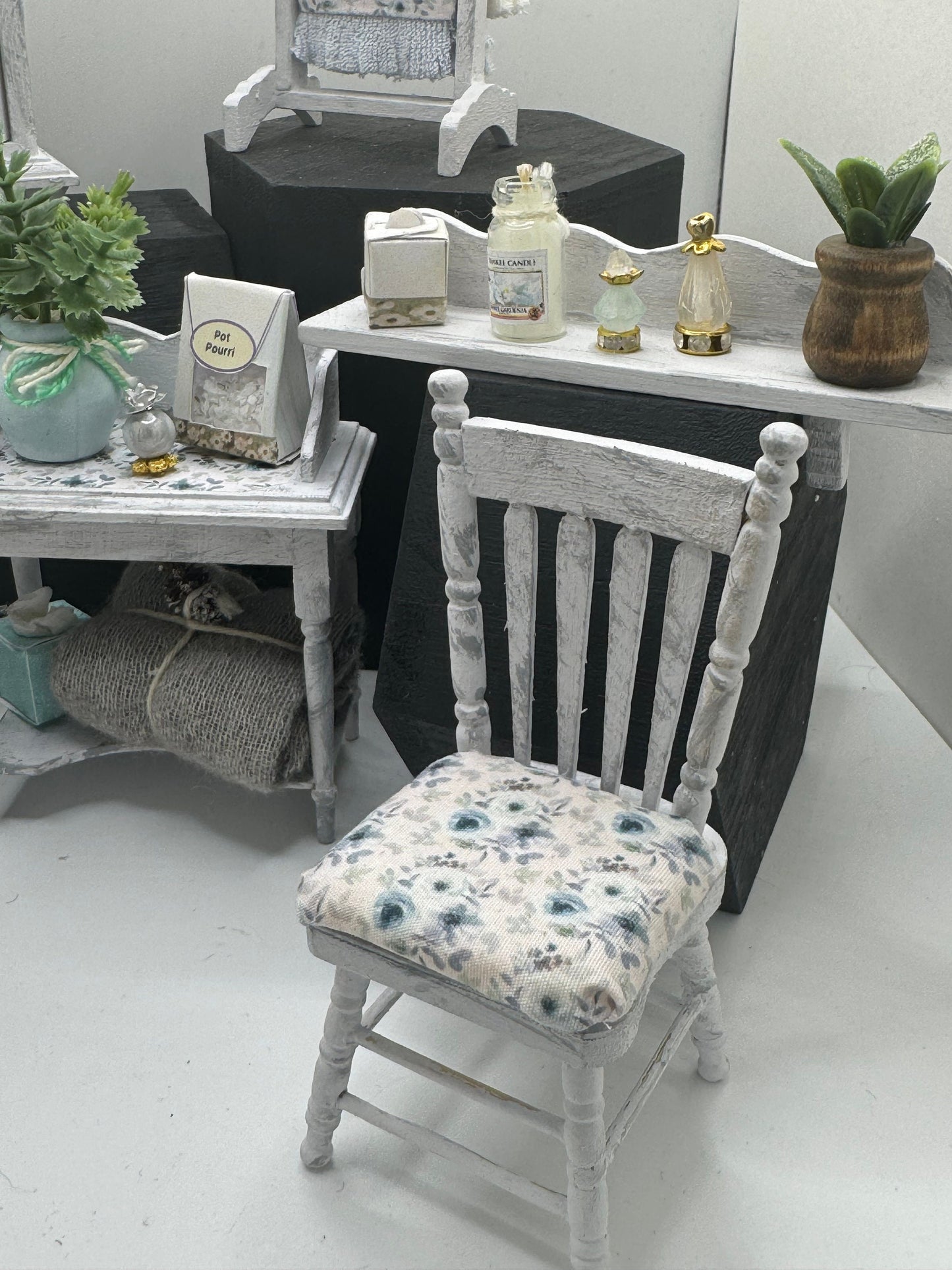 Dolls House Miniatures - 1/12th / 1:12 / inch scale.    Shabby Chic Bathroom Bedroom Furniture ( 6 options  )