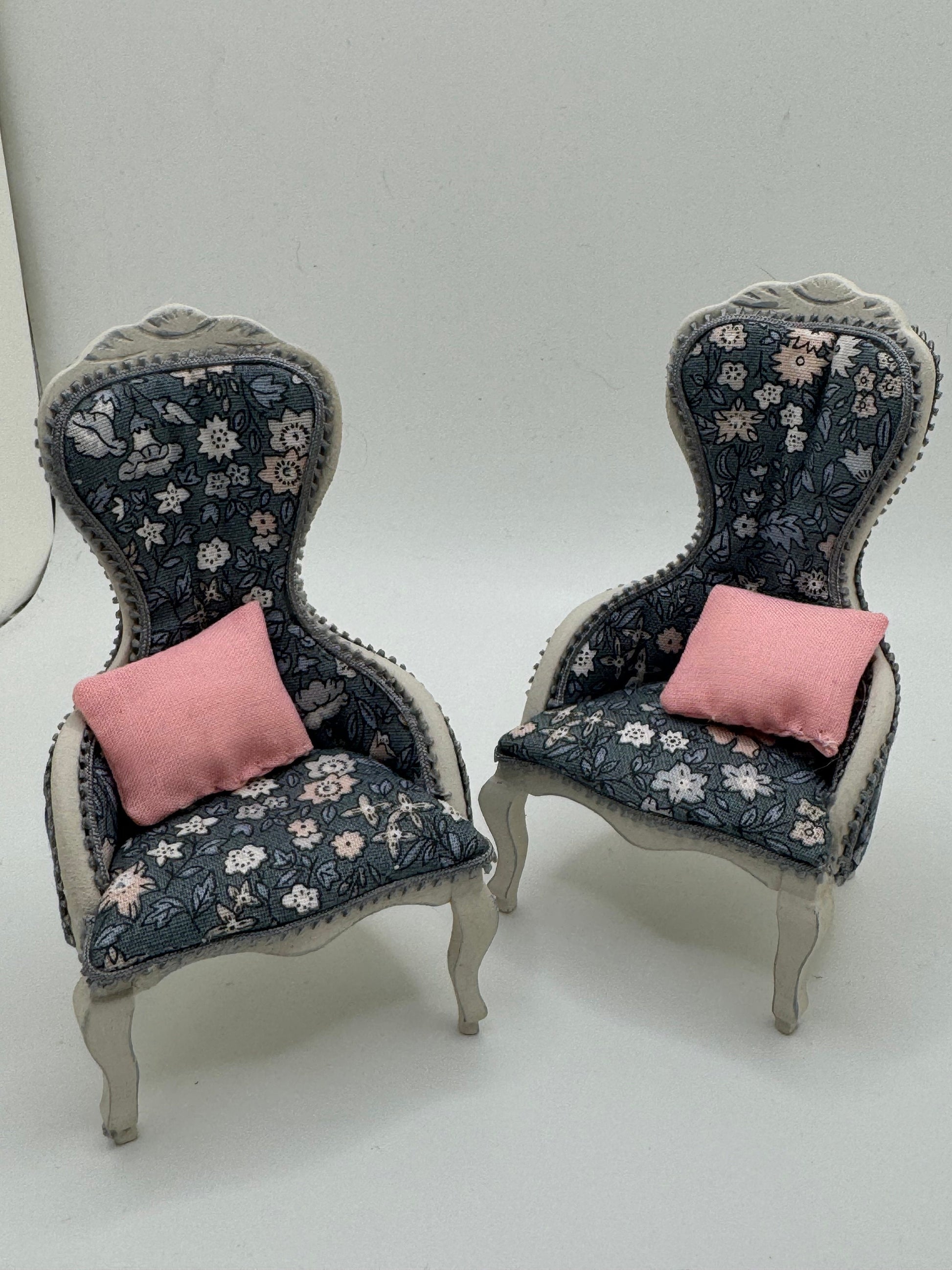 Dolls House Miniatures - 1/12th elegant regency chair x1 ( liberty fabric)