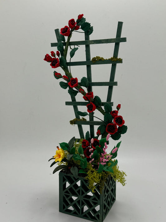 Dolls House Miniatures - 1/12th Rose Planter with Trellace