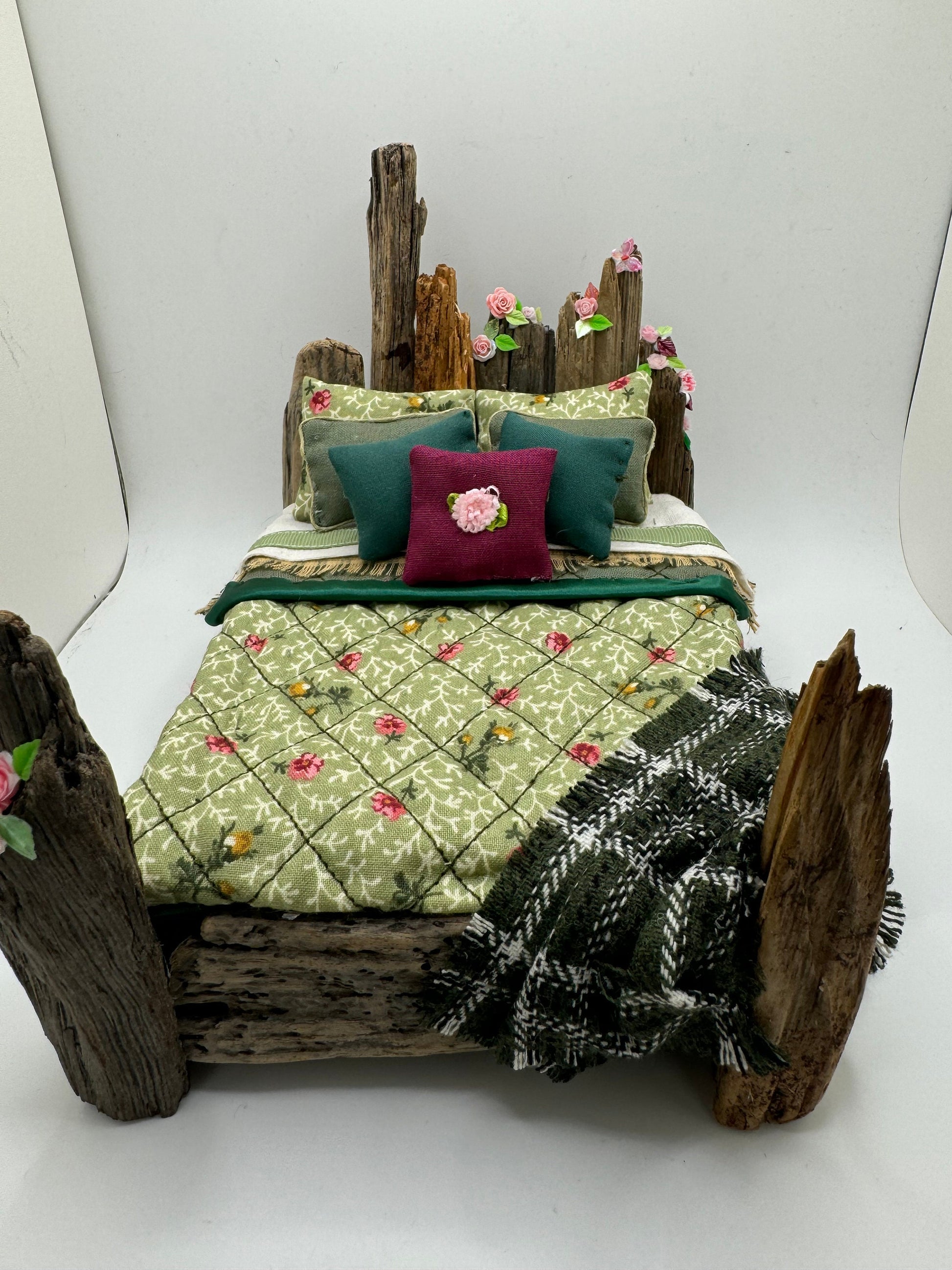Dolls House Luxury Dressed 1/12th - 1:12 - 1 inch scale Handmade Driftwood bed - Fern