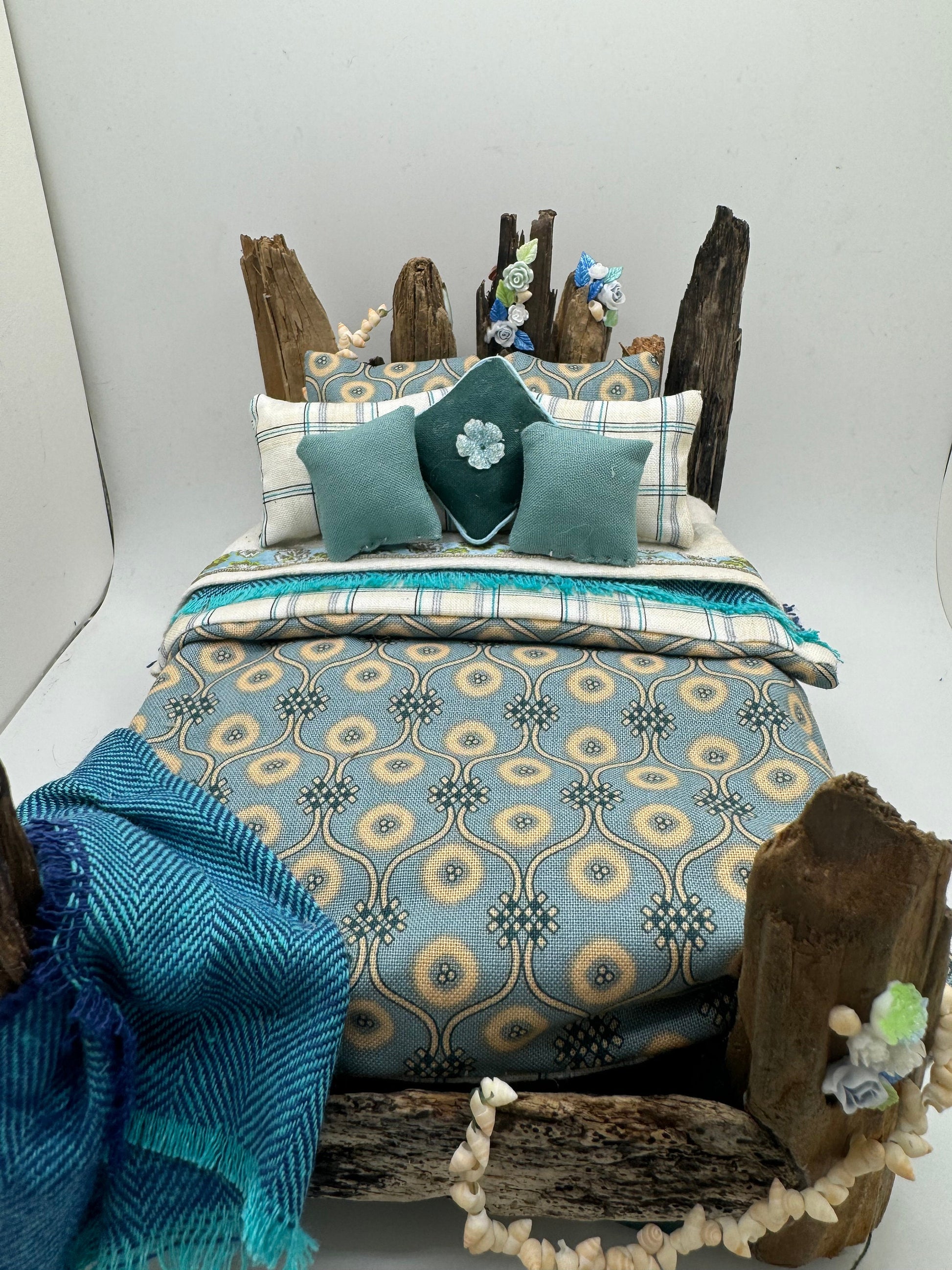 Dolls House Luxury Dressed 1/12th - 1:12 - 1 inch scale Handmade Driftwood bed - Shelley
