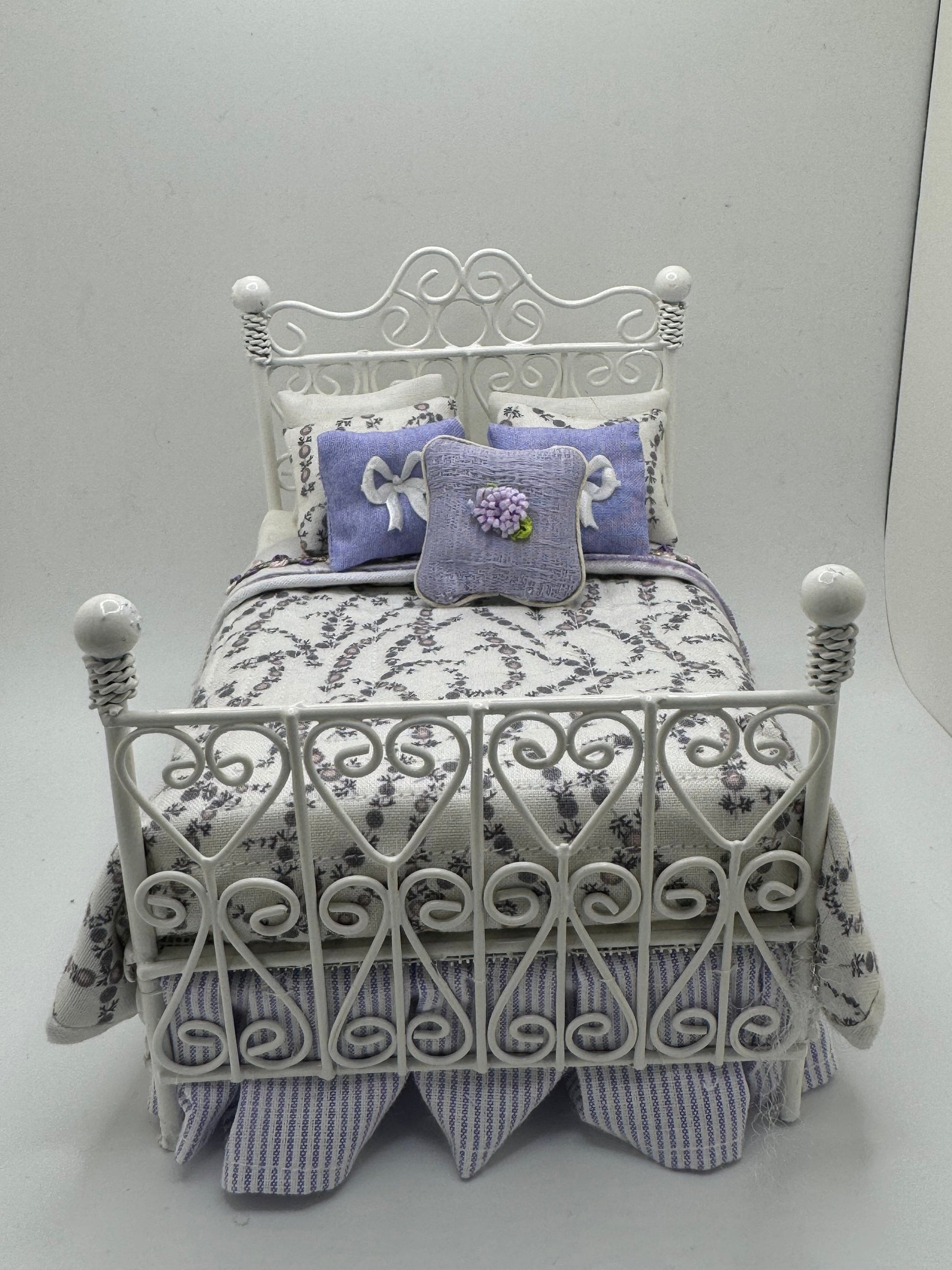 Dolls House Luxury Dressed 1/12th - 1:12 - 1 inch scale Hand Dressed Bed - Laverne