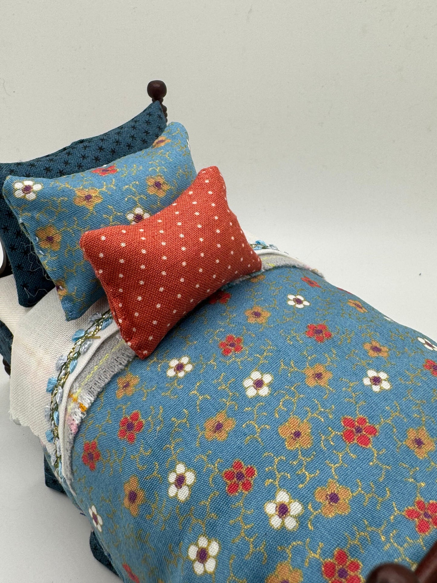 Dolls House Luxury Dressed 1/12th - 1:12 - 1 inch scale Hand Dressed Bed - Maisie