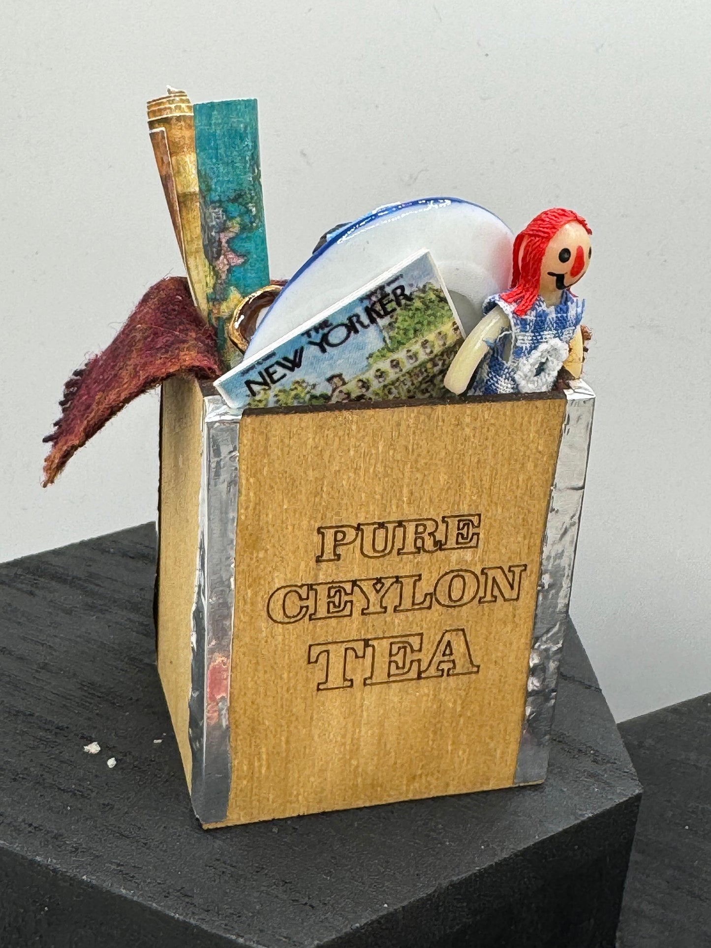 Dolls House Miniatures - 1/12th Attic Box