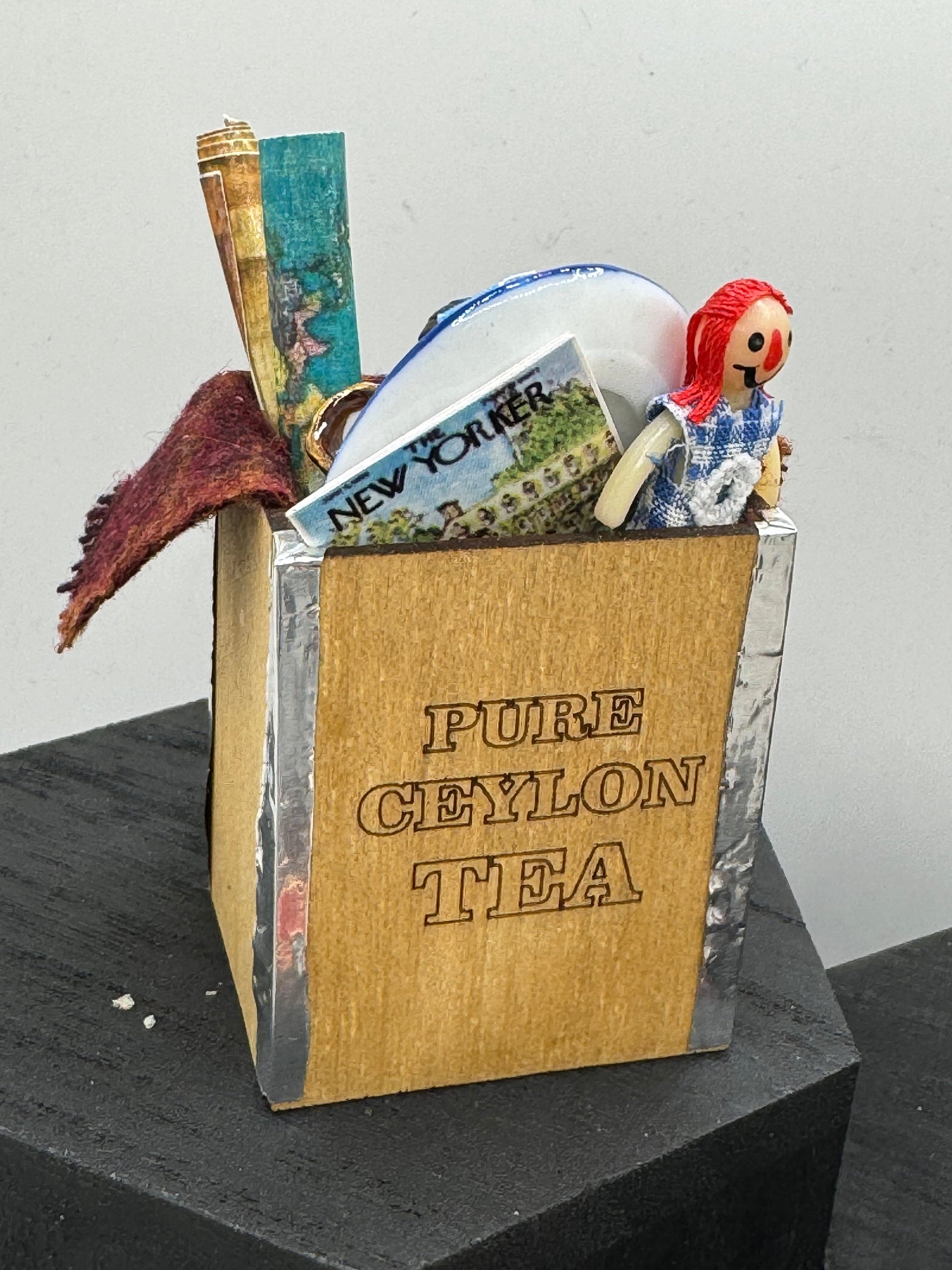 Dolls House Miniatures - 1/12th Attic Box