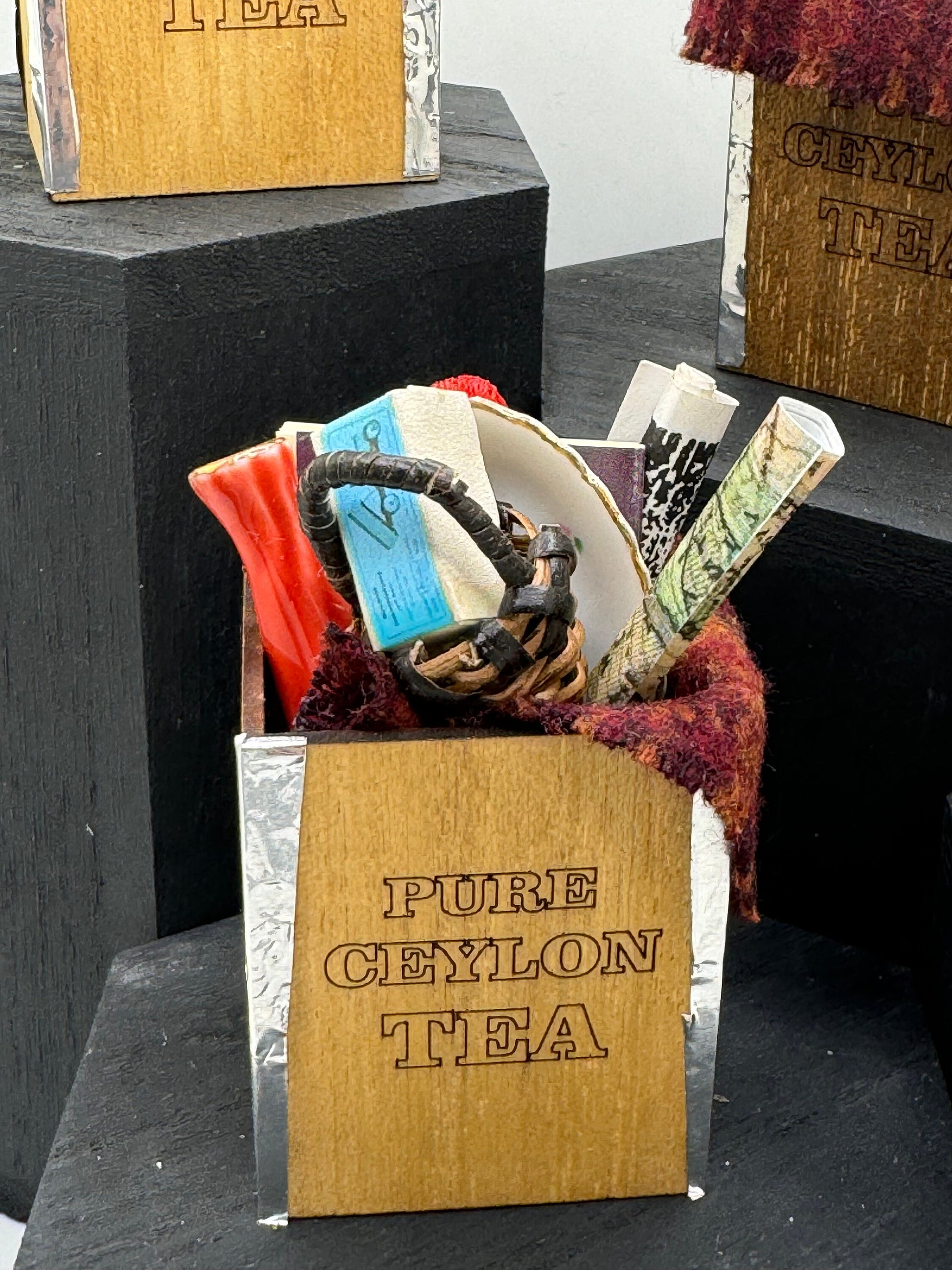 Dolls House Miniatures - 1/12th Attic Box