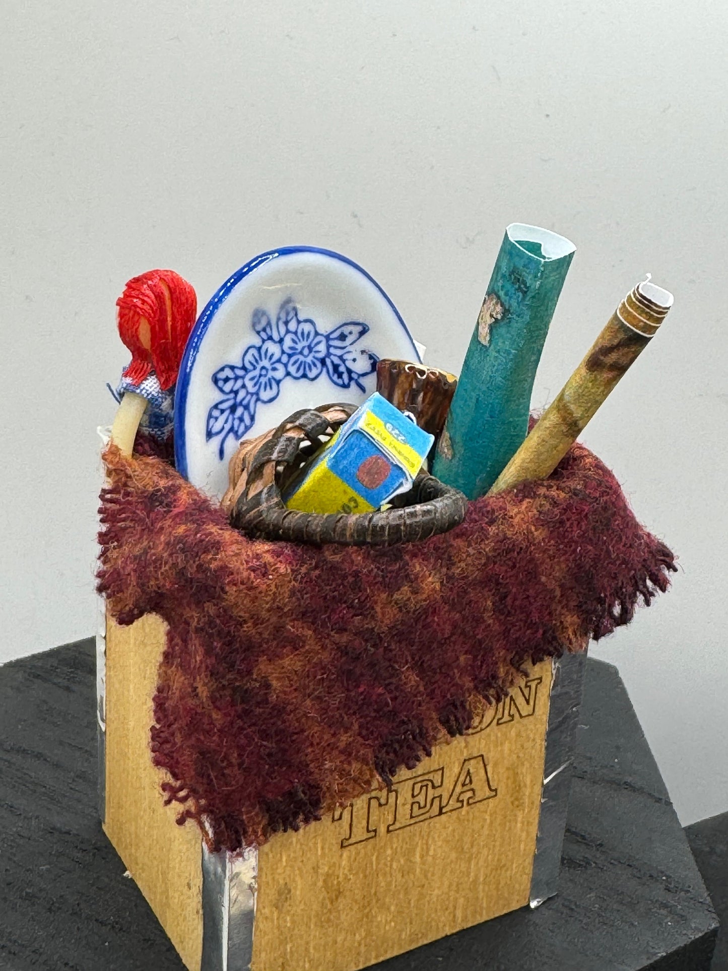 Dolls House Miniatures - 1/12th Attic Box