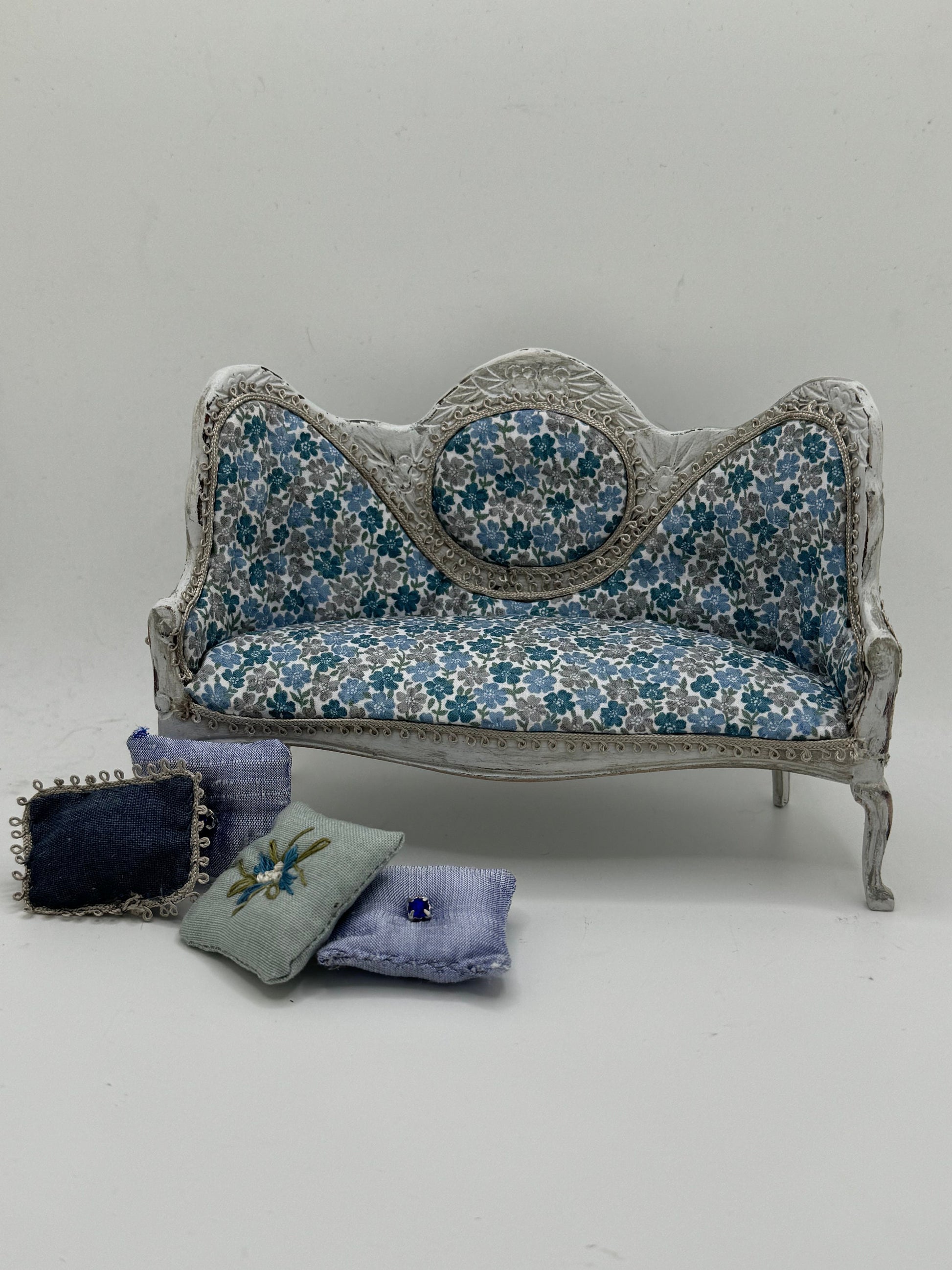 Dolls House Miniatures - 1/12th Liberty Fabric elegant regency sofa chair