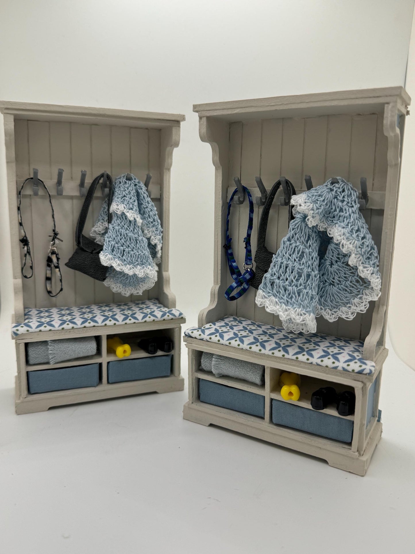 Dolls House Miniatures - 1/12th  - Hallway Settle coat rack (2 available)