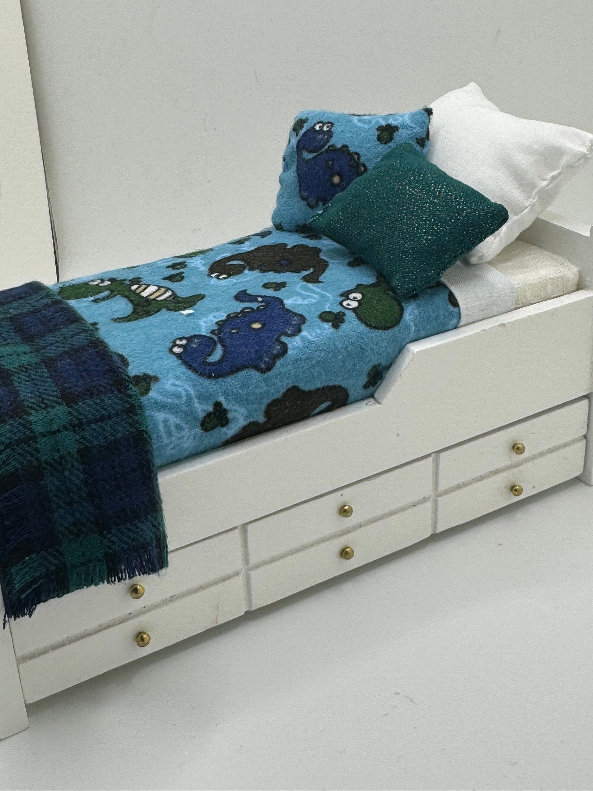 Dolls House Luxury Dressed 1/12th - 1:12 - 1 inch.  Single Trundle Bed - Danny