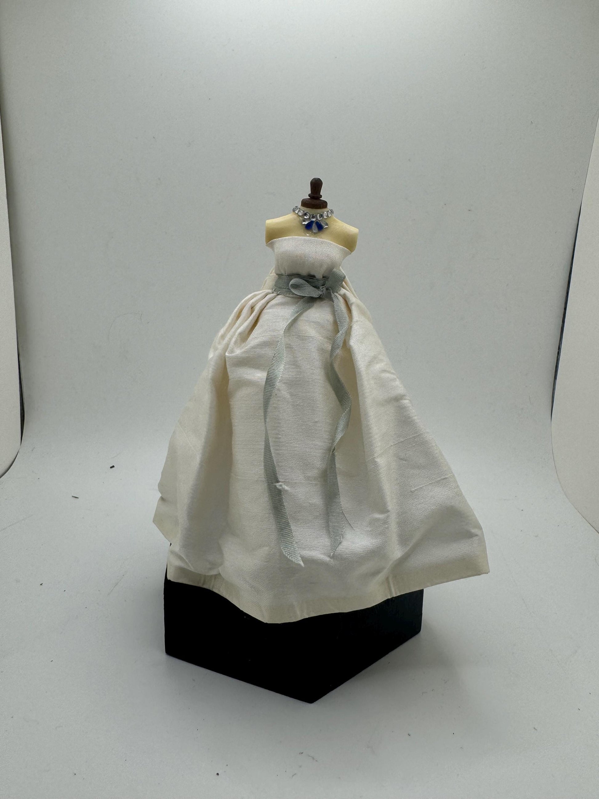 Dolls House Miniatures - 1/12th Wedding Gown
