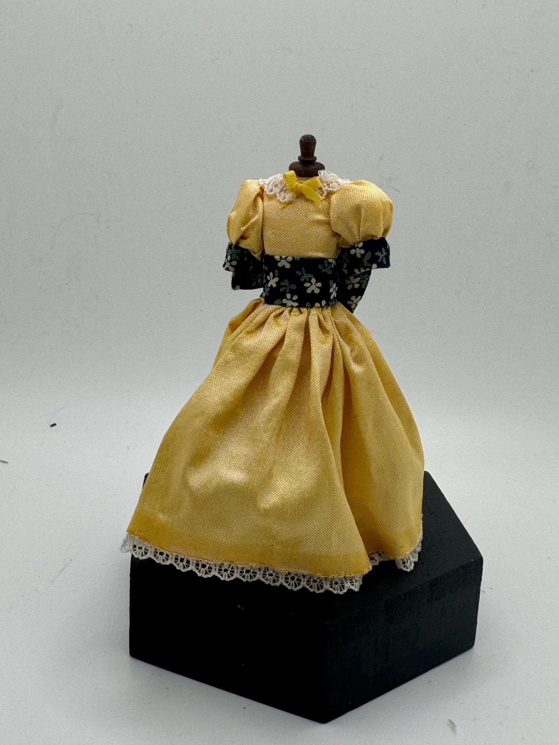 Dolls House Miniatures - 1/12th child’s gown