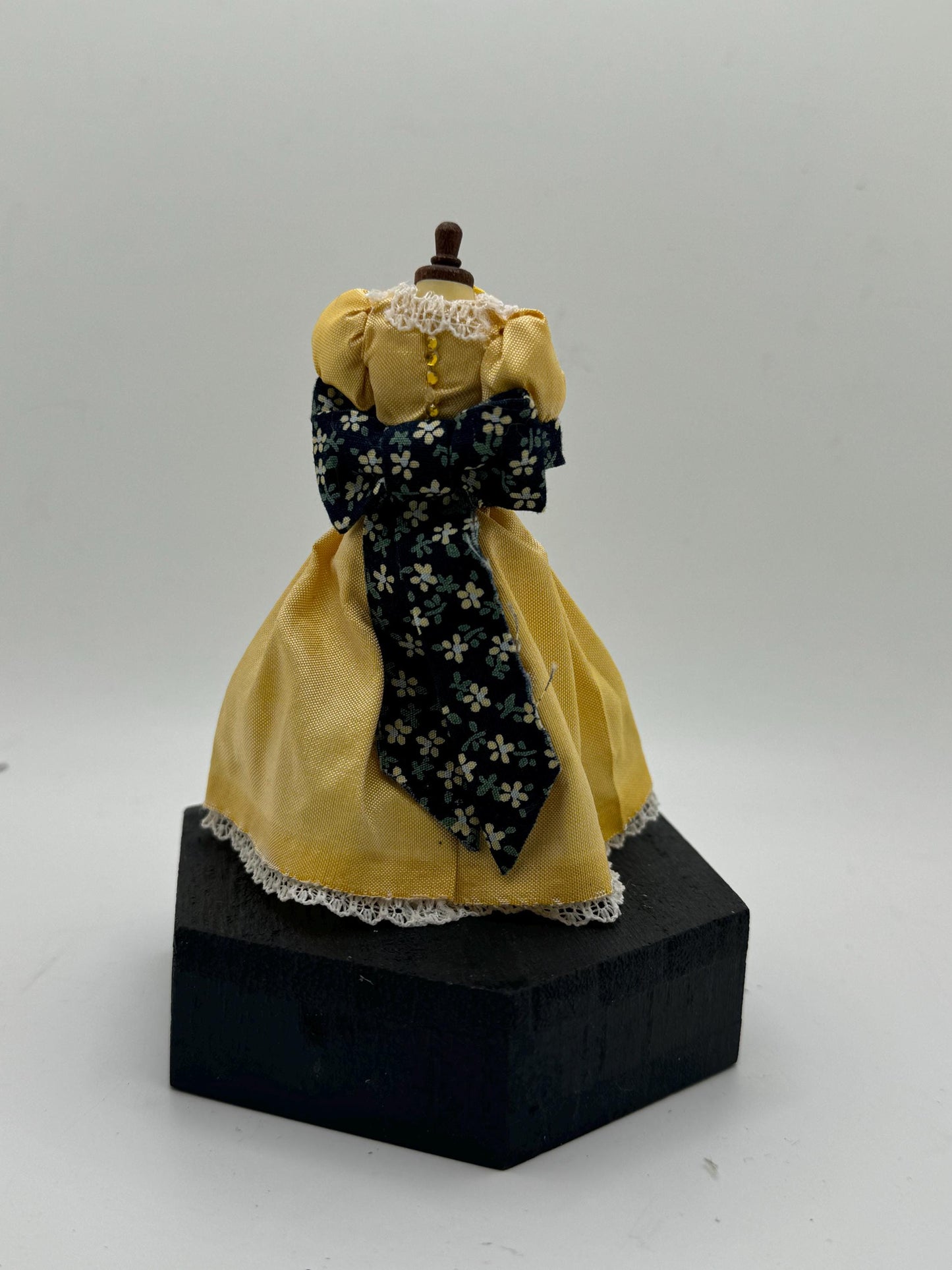Dolls House Miniatures - 1/12th child’s gown