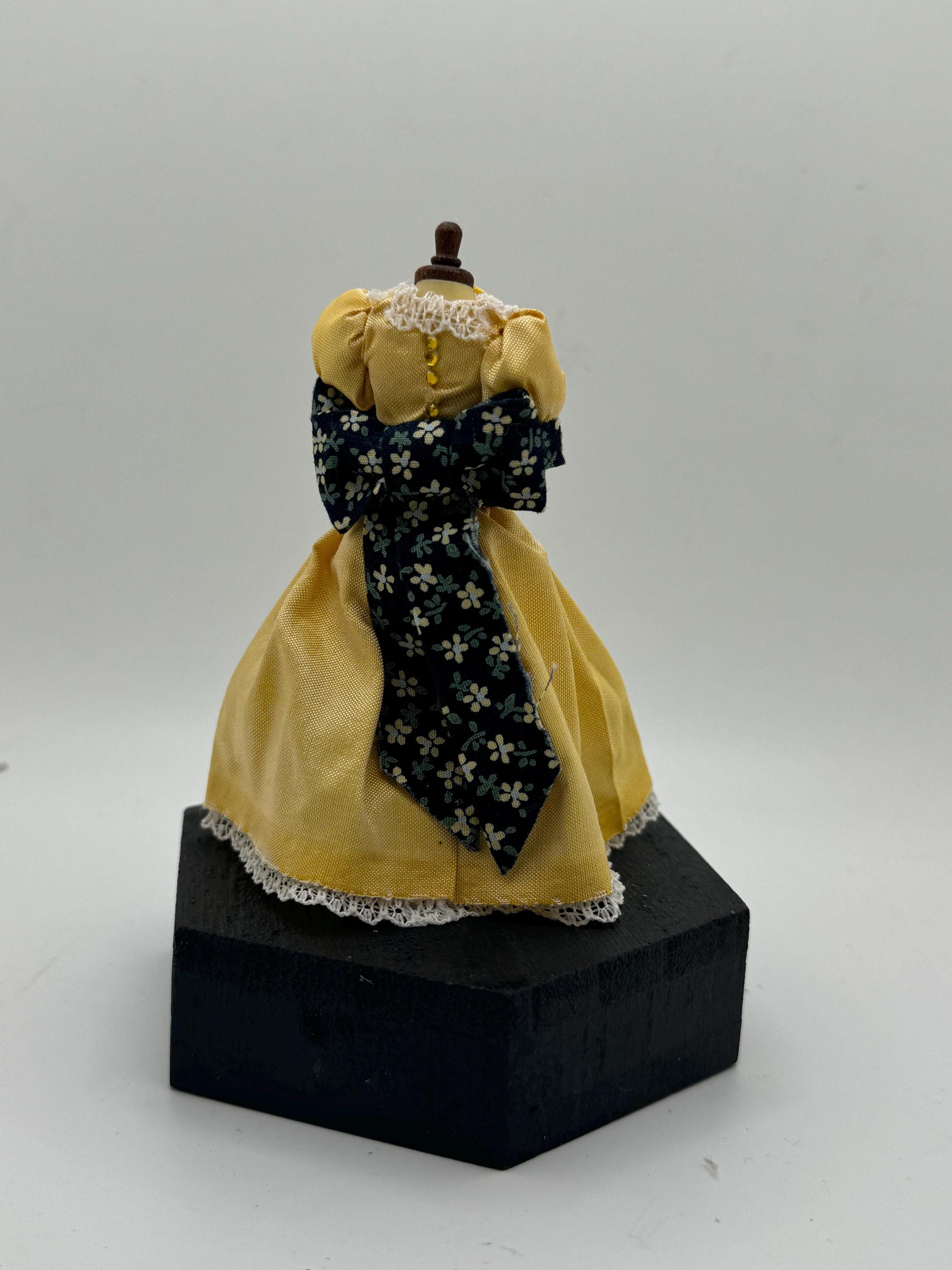 Dolls House Miniatures - 1/12th child’s gown
