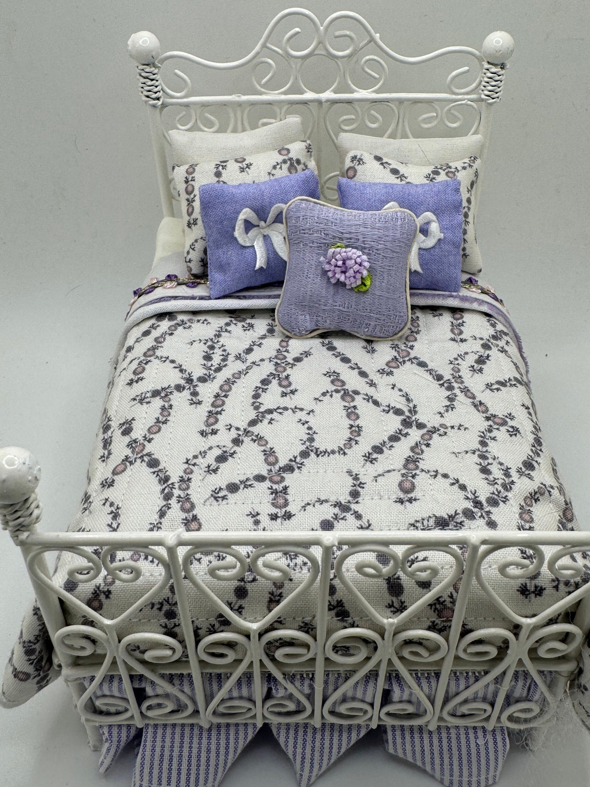 Dolls House Luxury Dressed 1/12th - 1:12 - 1 inch scale Hand Dressed Bed - Laverne