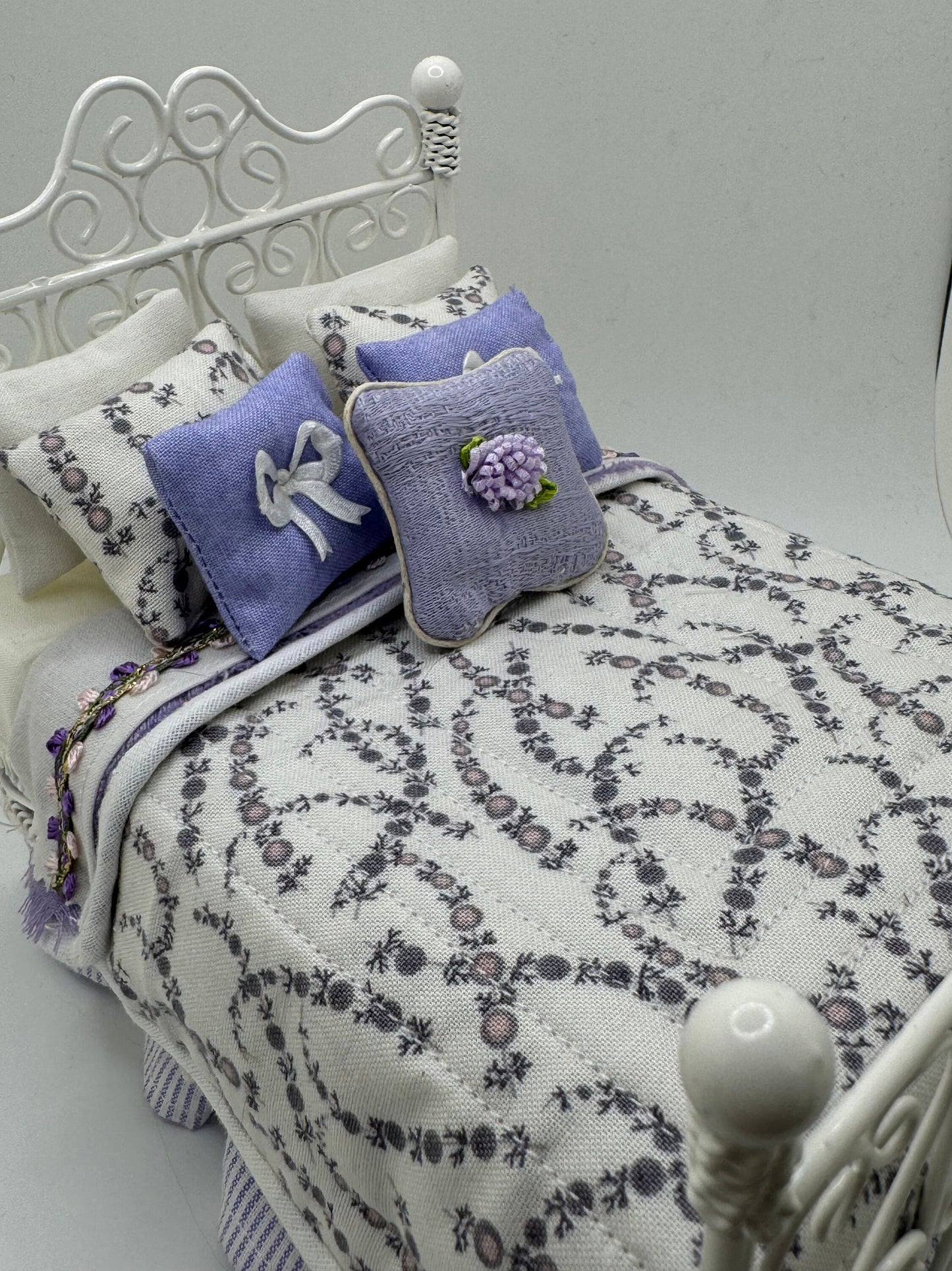 Dolls House Luxury Dressed 1/12th - 1:12 - 1 inch scale Hand Dressed Bed - Laverne