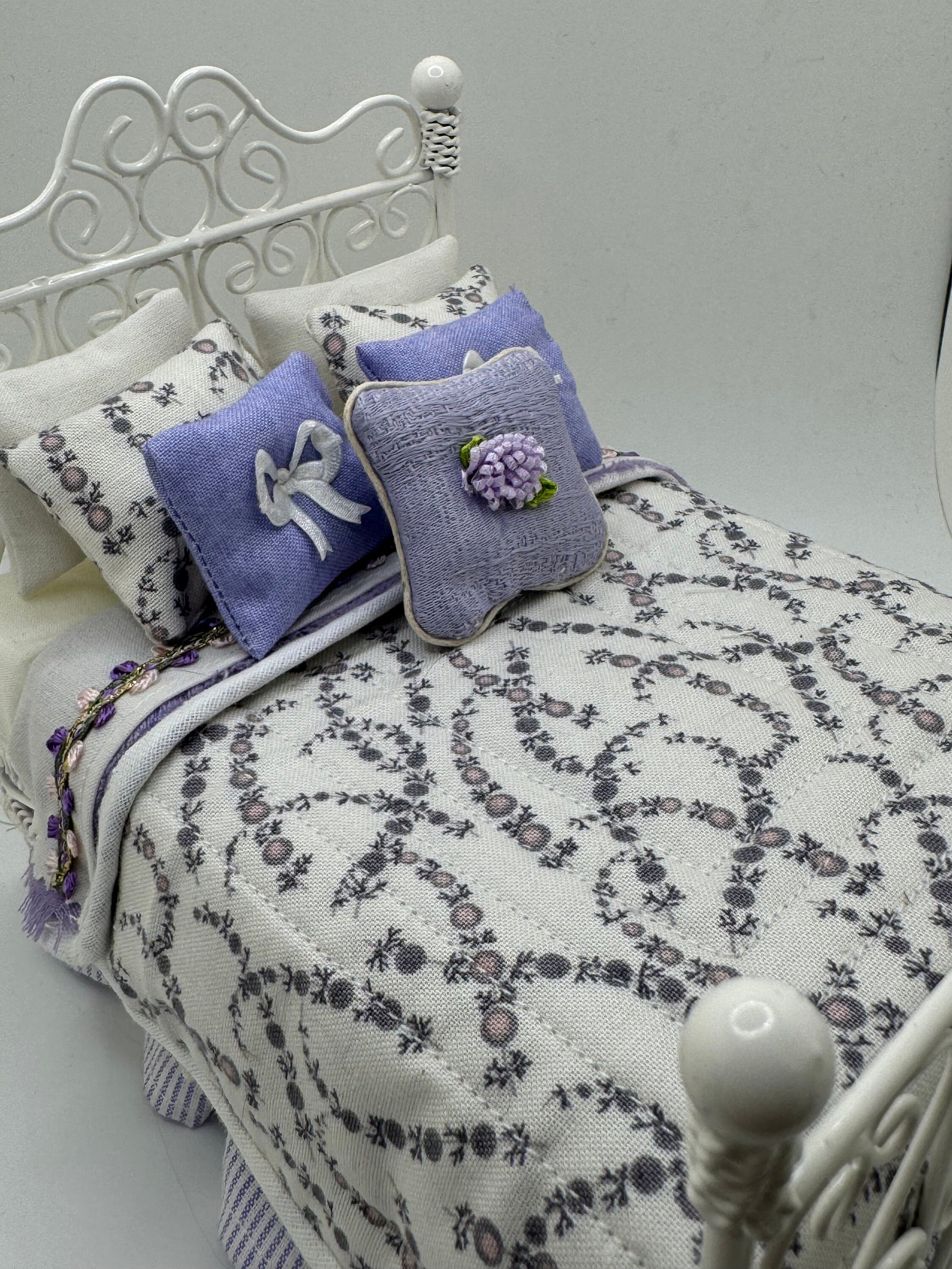 Dolls House Luxury Dressed 1/12th - 1:12 - 1 inch scale Hand Dressed Bed - Laverne