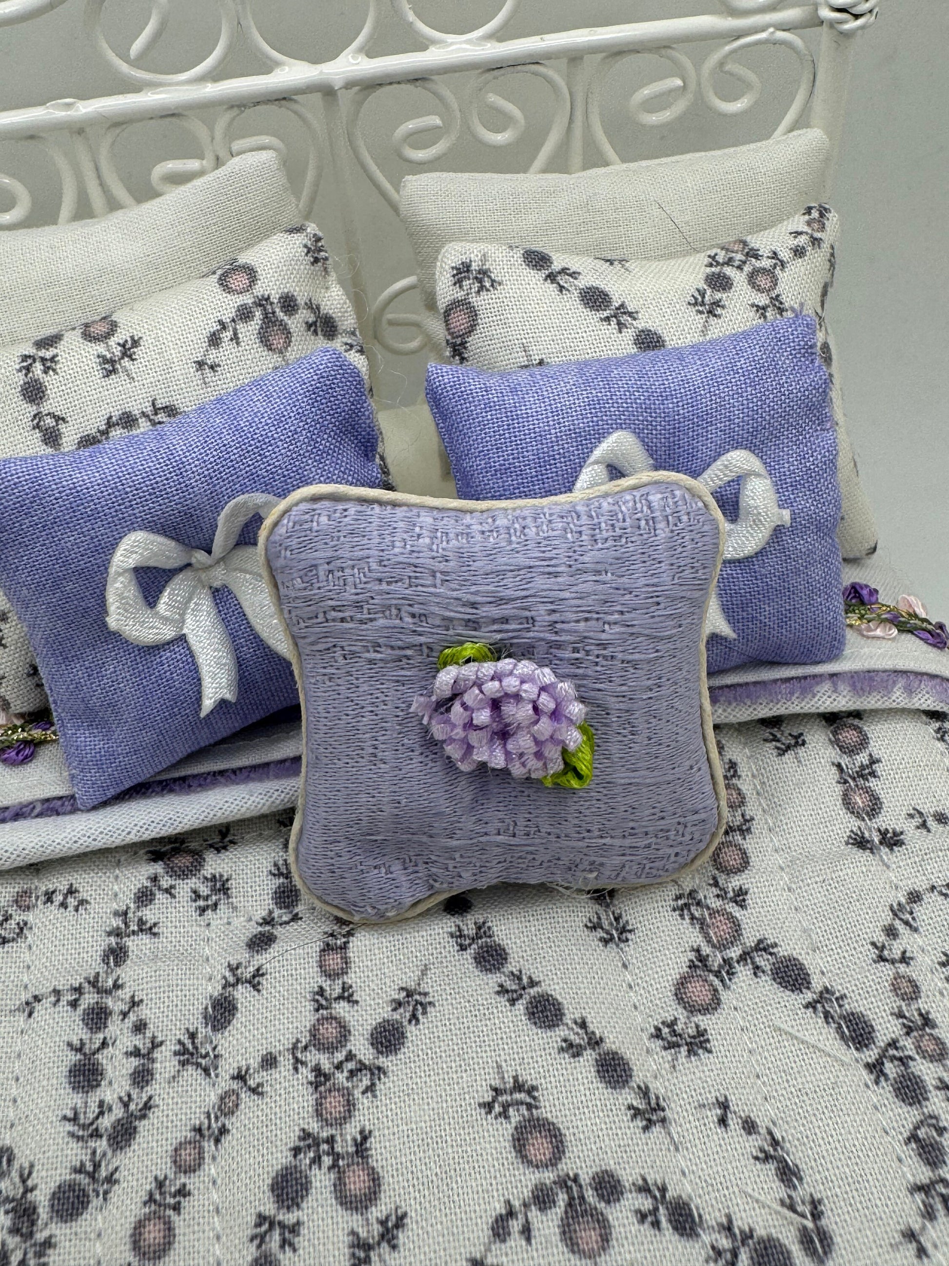 Dolls House Luxury Dressed 1/12th - 1:12 - 1 inch scale Hand Dressed Bed - Laverne