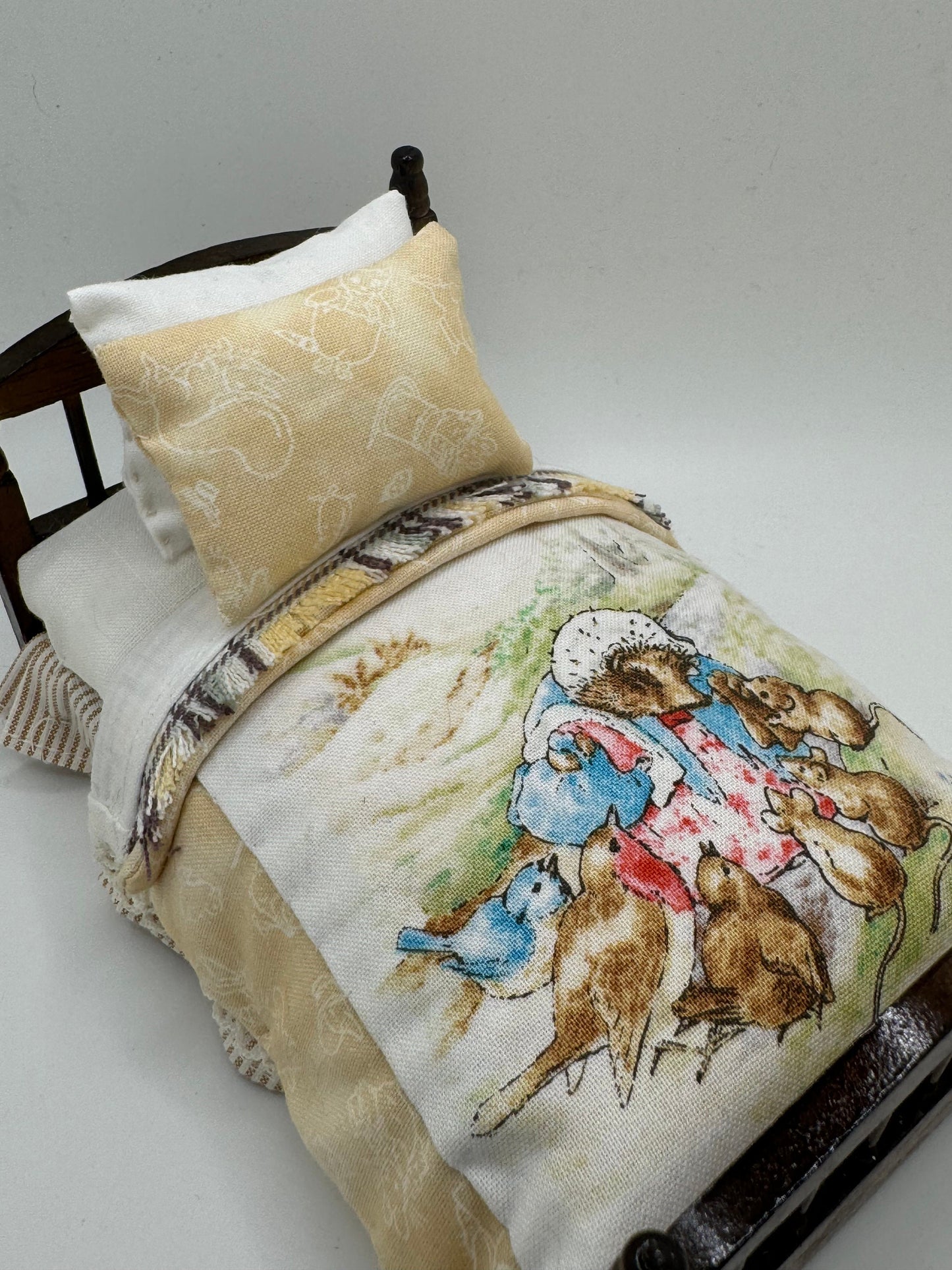 Dolls House Luxury Dressed 1/12th - 1:12 - 1 inch scale Hand Dressed Bed - Mrs Tiddlywinks Beatrix Potter