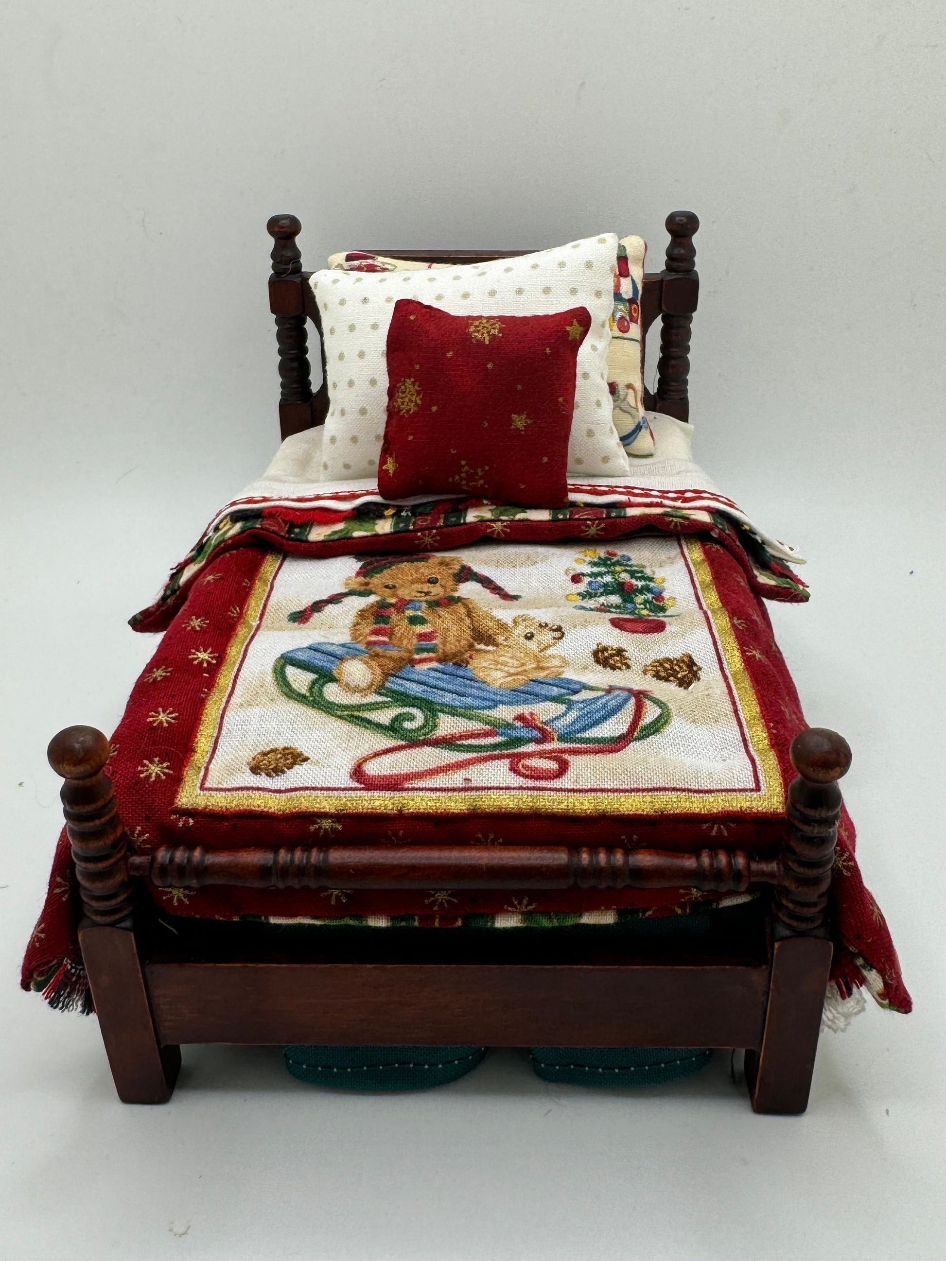 Dolls House Luxury Dressed 1/12th - 1:12 - 1 inch scale Hand Dressed Bed - Noel