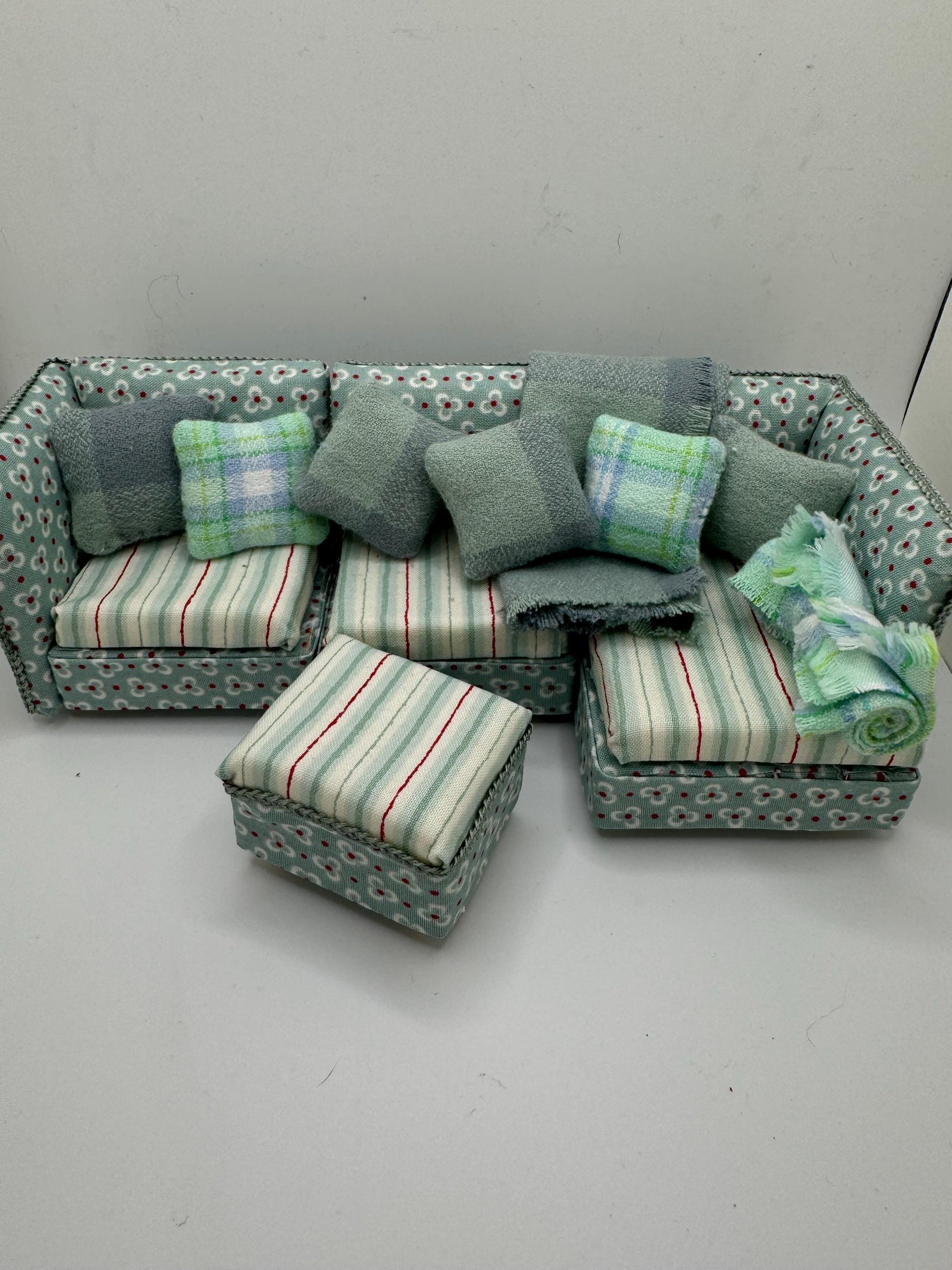 Dolls House Miniatures - 1/12 Sectional Sofa (4 pieces)