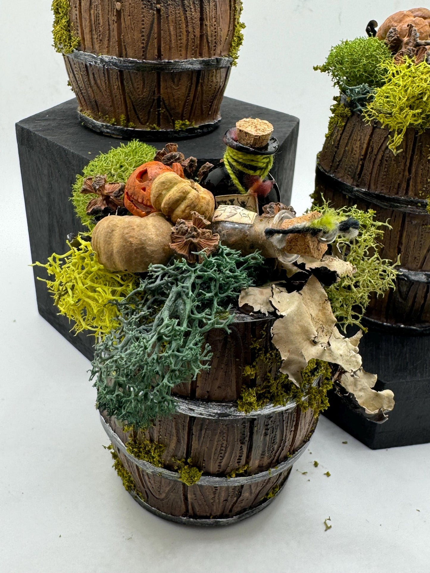 Dolls House Miniatures - 1/12 Spooky Barrel x1