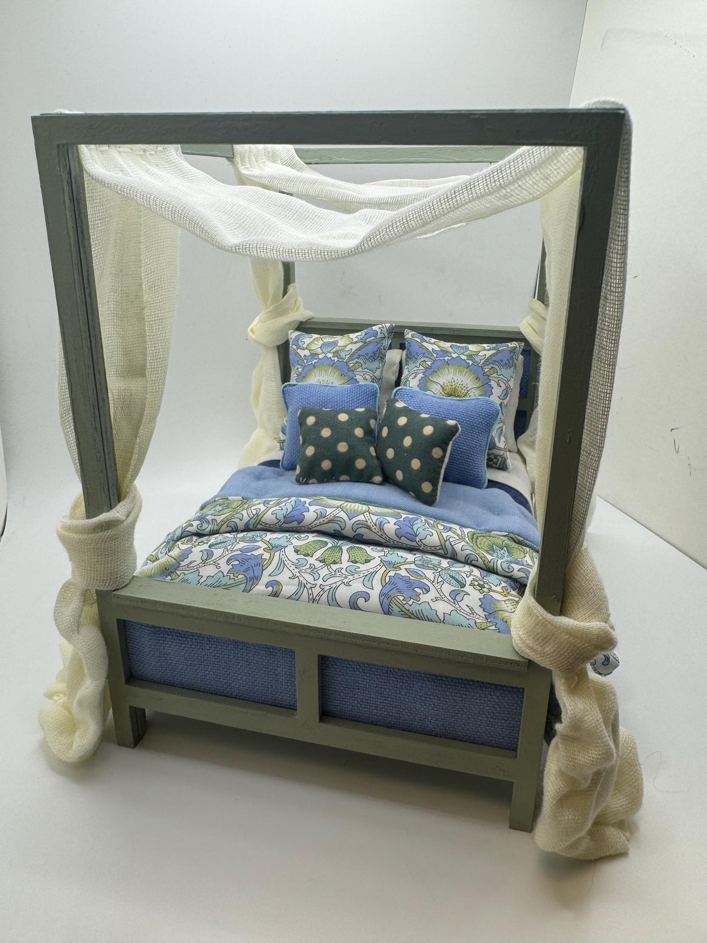 Dolls House Luxury Dressed 1/12th - 1:12 - 1 inch scale Contemporary Four Poster bed with Liberty fabrics - Sienna