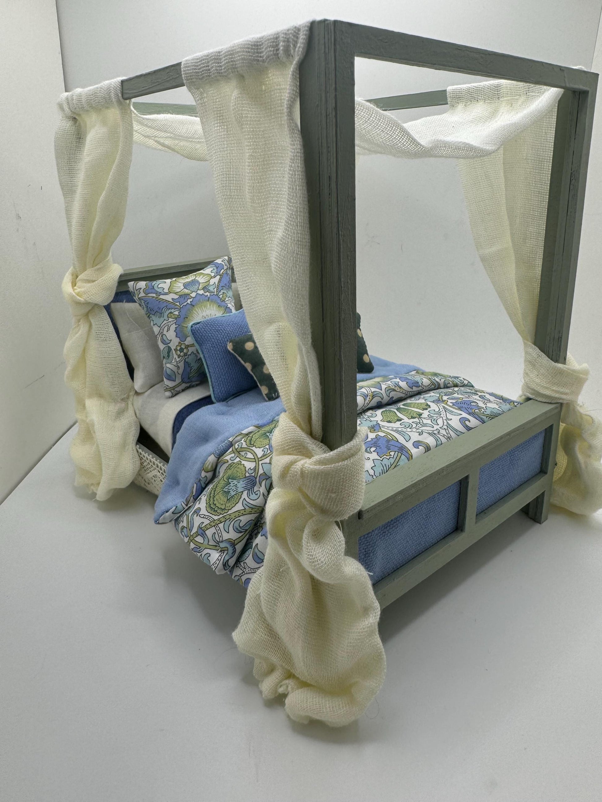 Dolls House Luxury Dressed 1/12th - 1:12 - 1 inch scale Contemporary Four Poster bed with Liberty fabrics - Sienna