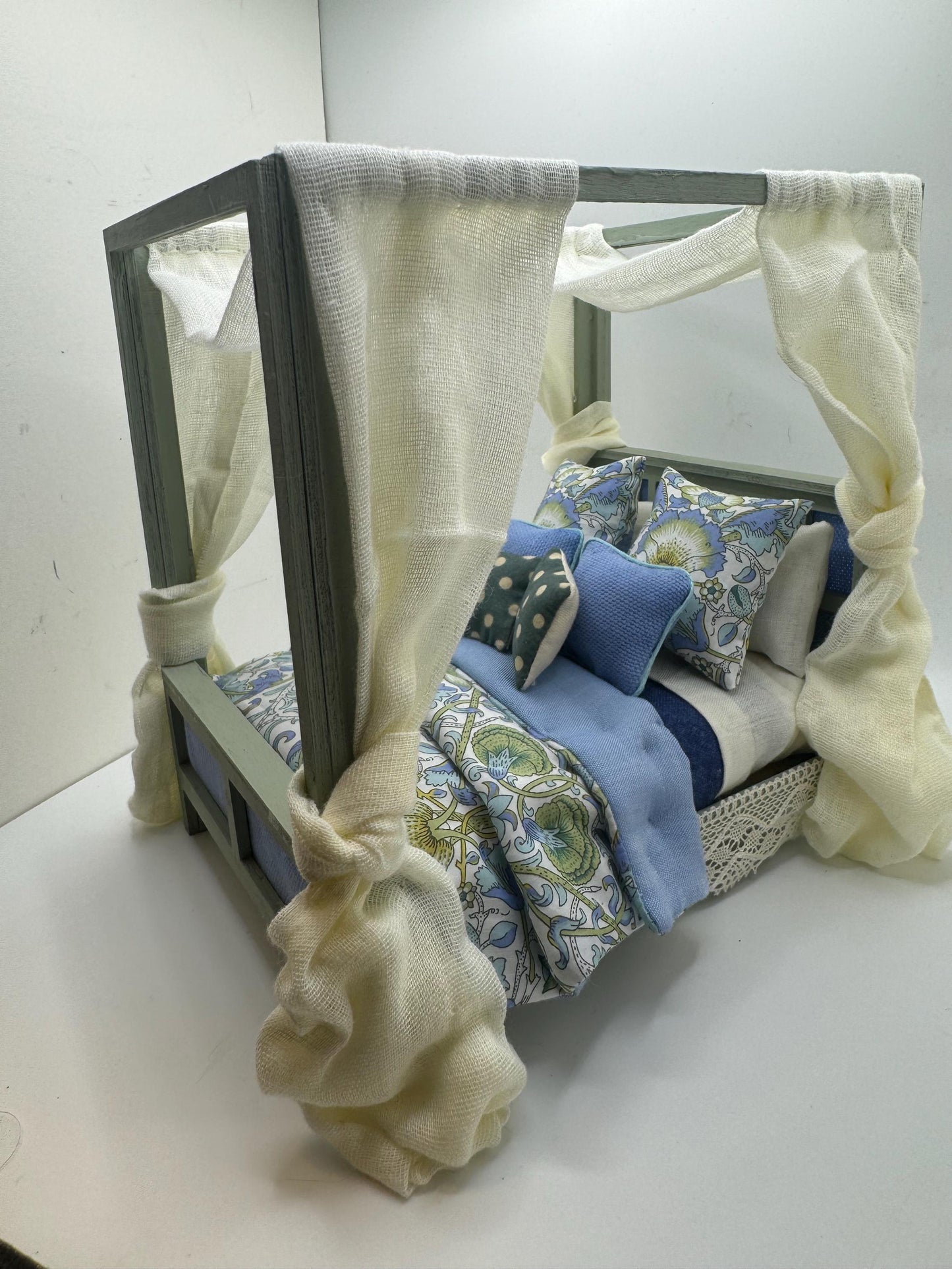 Dolls House Luxury Dressed 1/12th - 1:12 - 1 inch scale Contemporary Four Poster bed with Liberty fabrics - Sienna