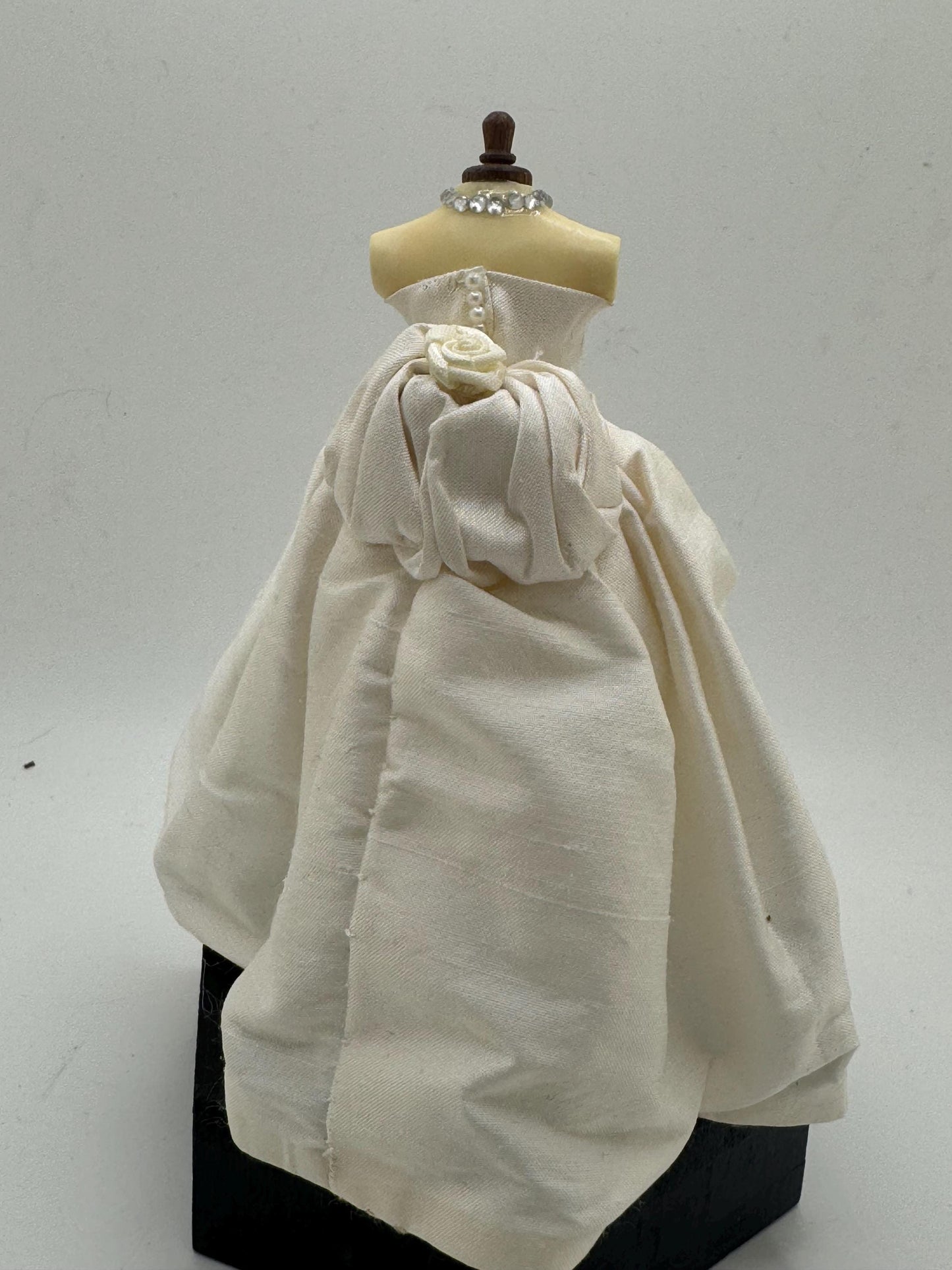 Dolls House Miniatures - 1/12th Wedding Gown