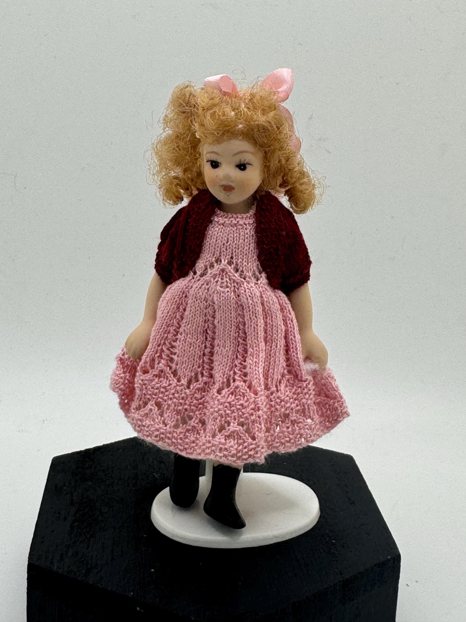 Dolls House Miniatures - 1/12th dressed child doll