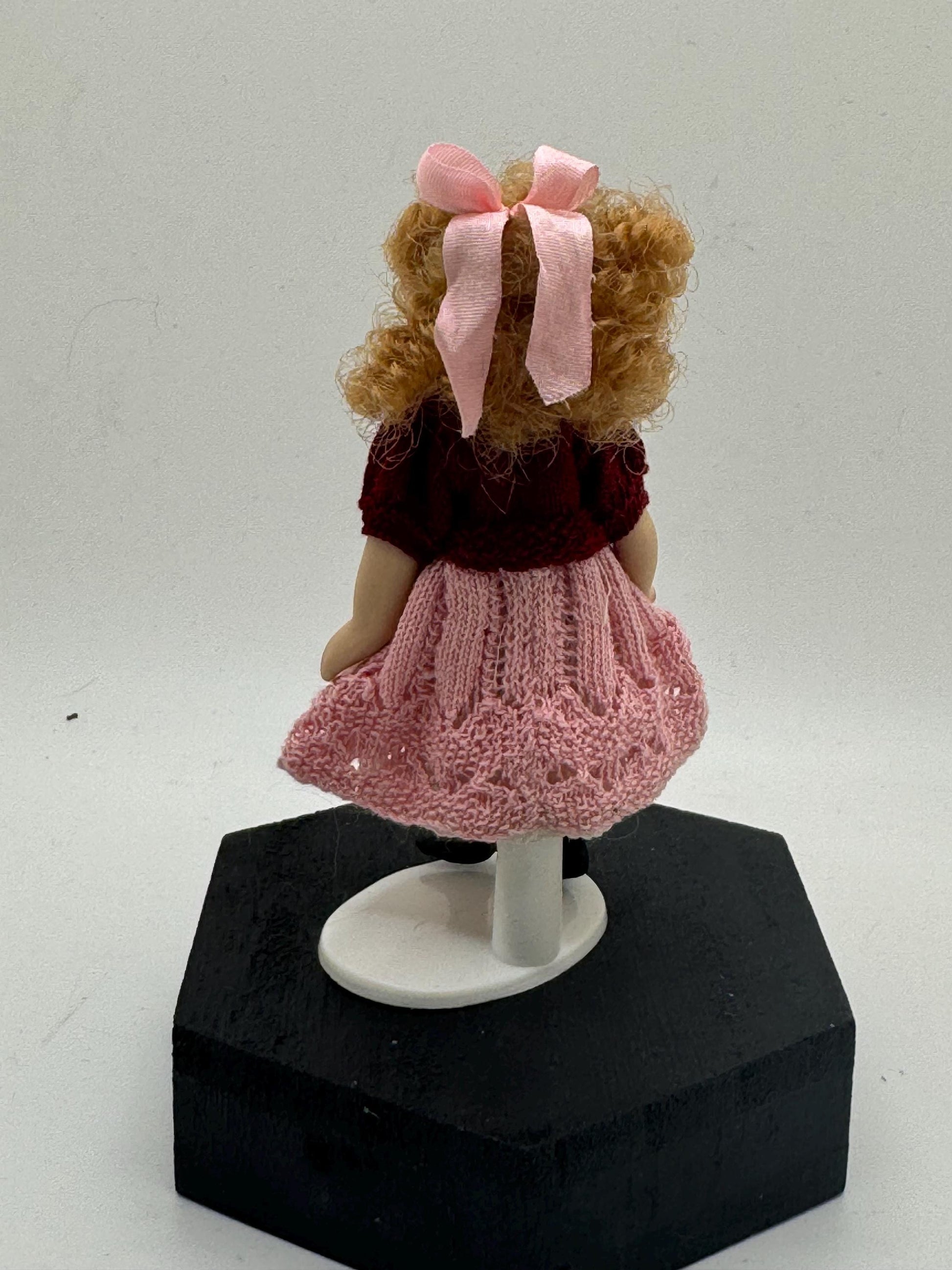 Dolls House Miniatures - 1/12th dressed child doll