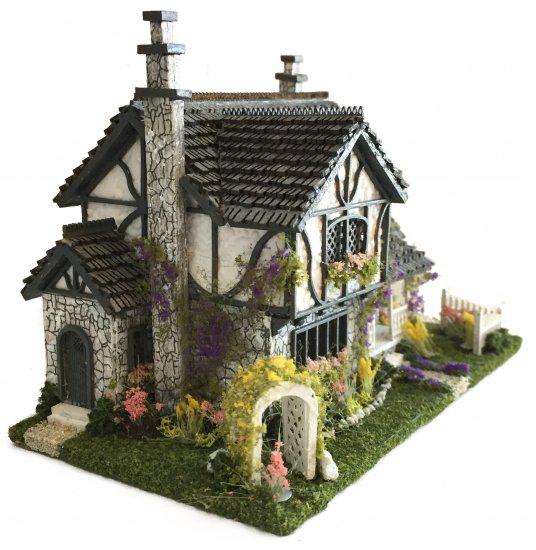 Hart’s Desire Miniatures - 1:144 1/144th micro scale house kit - Harper Grace Tudor