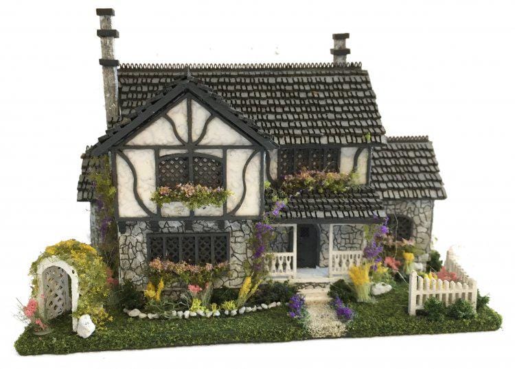 Hart’s Desire Miniatures - 1:144 1/144th micro scale house kit - Harper Grace Tudor