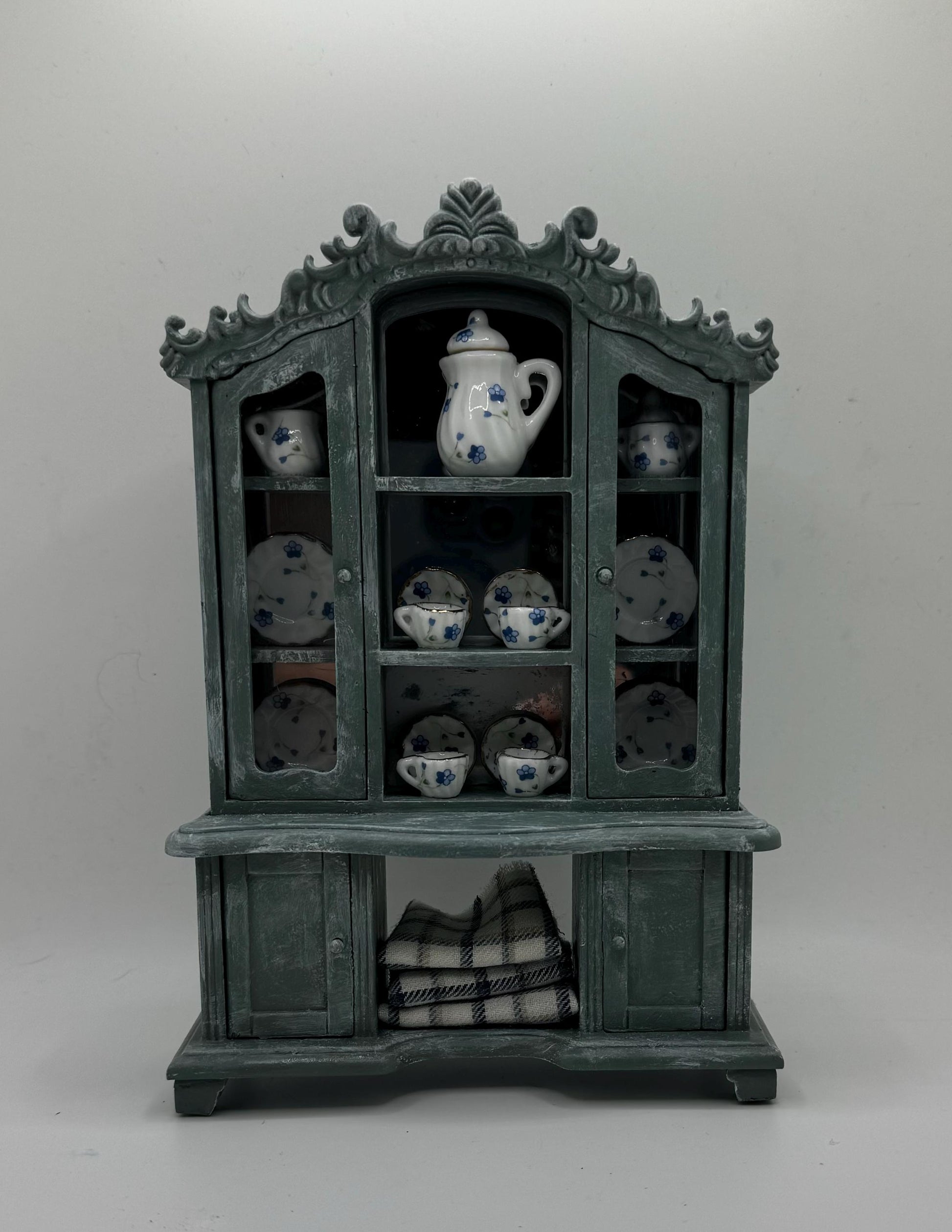 Dolls House Miniatures - Shabby Chic Dresser / Hutch ( 1:12 1/12th 1 inch )