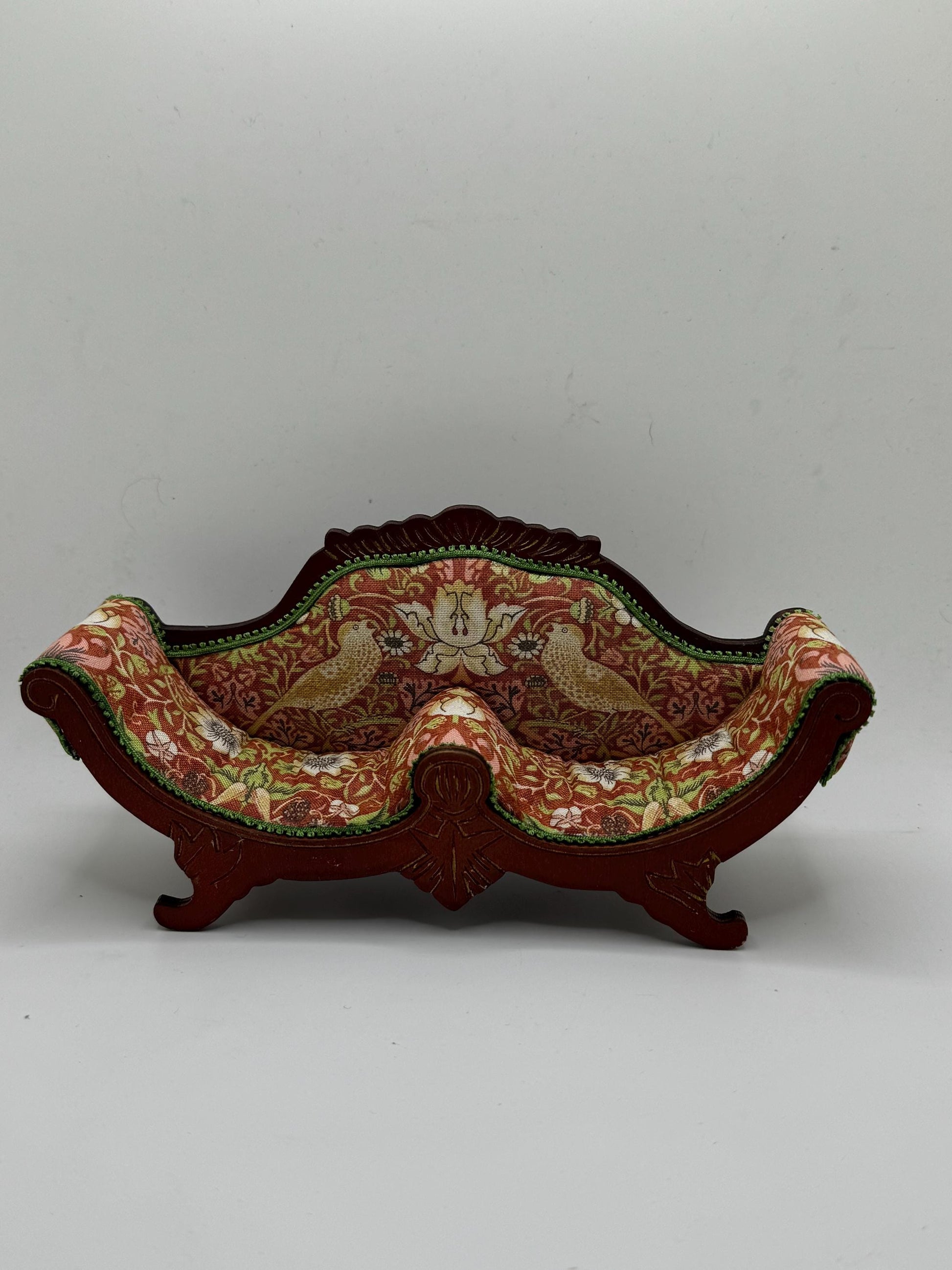 Dolls House Miniatures - 1/12th William Morris fabric elegant Sofa