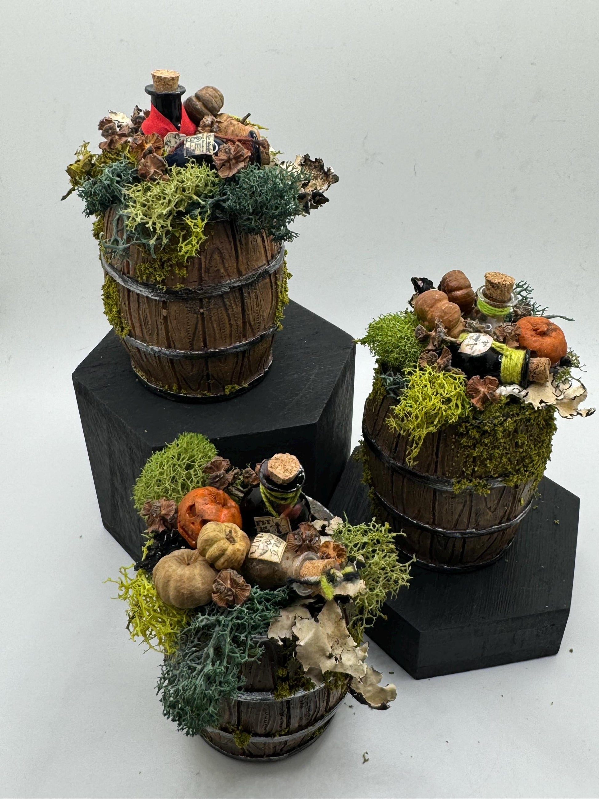 Dolls House Miniatures - 1/12 Spooky Barrel x1