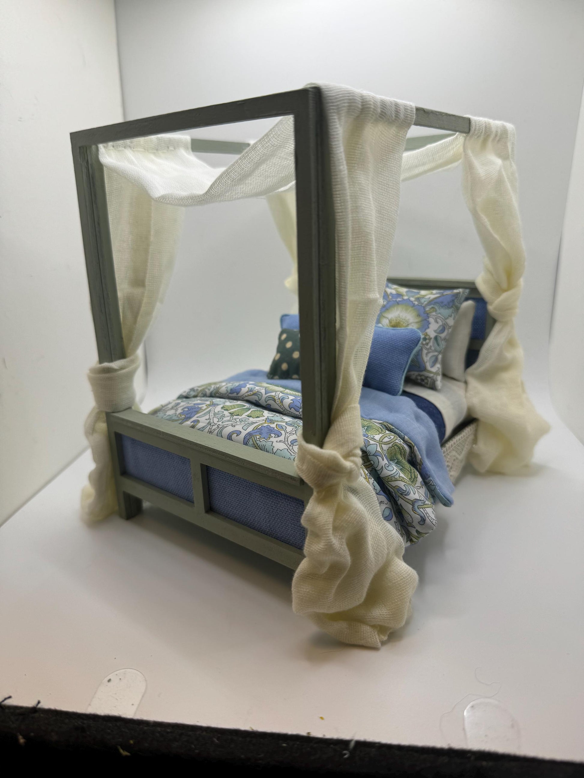 Dolls House Luxury Dressed 1/12th - 1:12 - 1 inch scale Contemporary Four Poster bed with Liberty fabrics - Sienna