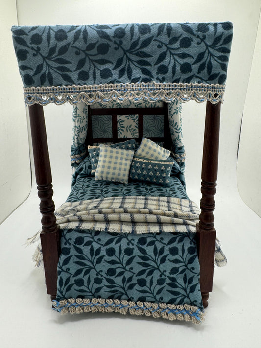 Dolls House Luxury Dressed 1/12th - 1:12 - 1 inch scale Four Poster bed with William Morris fabrics - Mary