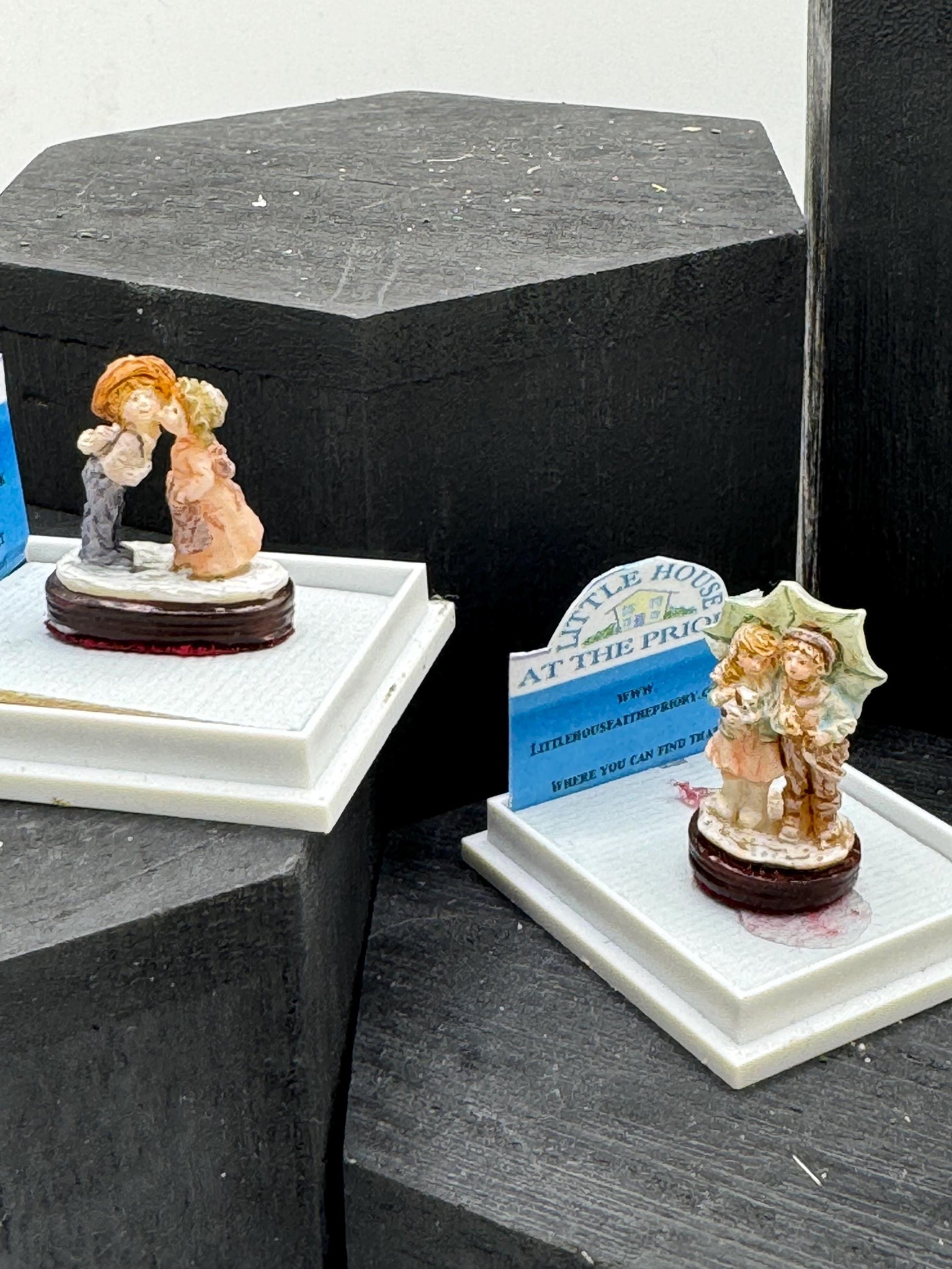 Dolls House Miniatures - 1/12 ornament x 1 (various)