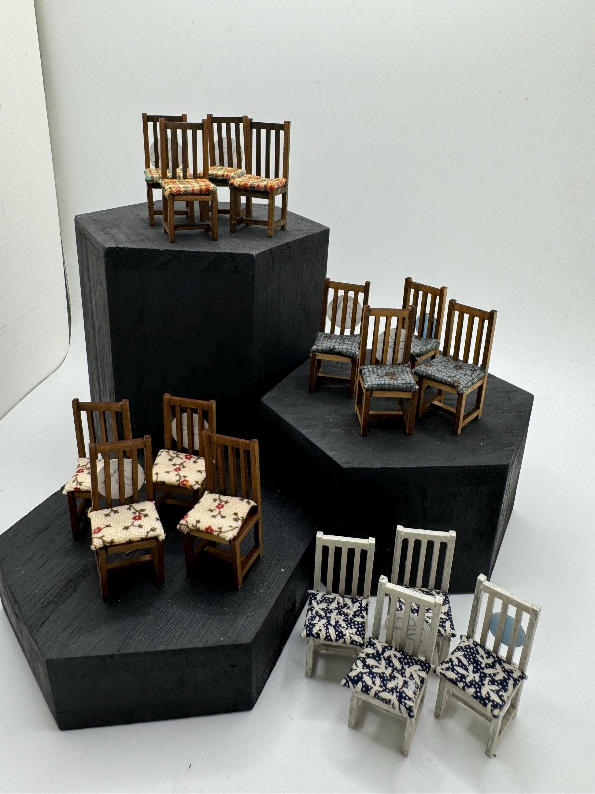 DOLLS HOUSE MINIATURES -   1/24th / 1:24th / Half Inch Scale  s/4 dining chairs (4 options)