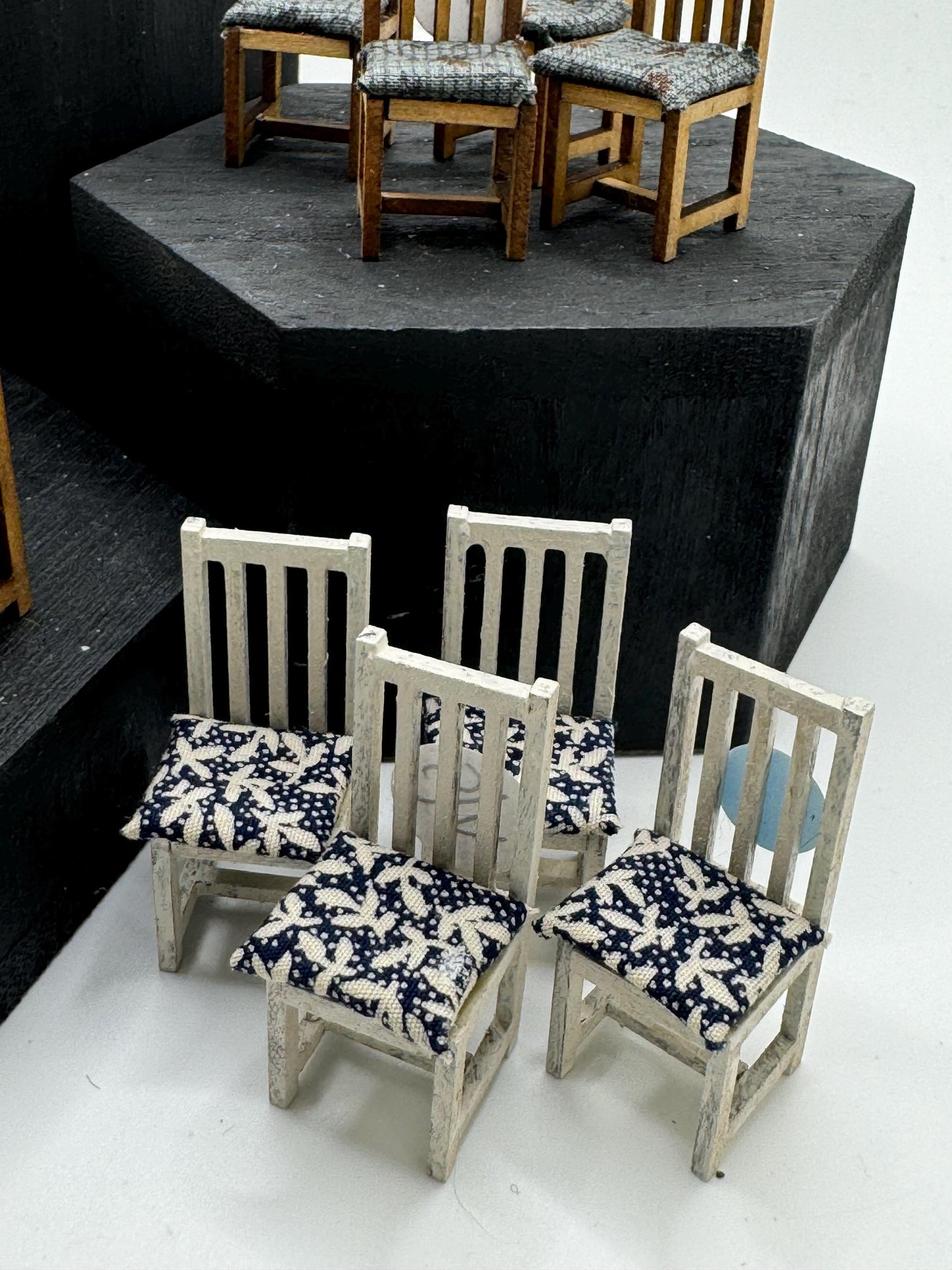 DOLLS HOUSE MINIATURES -   1/24th / 1:24th / Half Inch Scale  s/4 dining chairs (4 options)