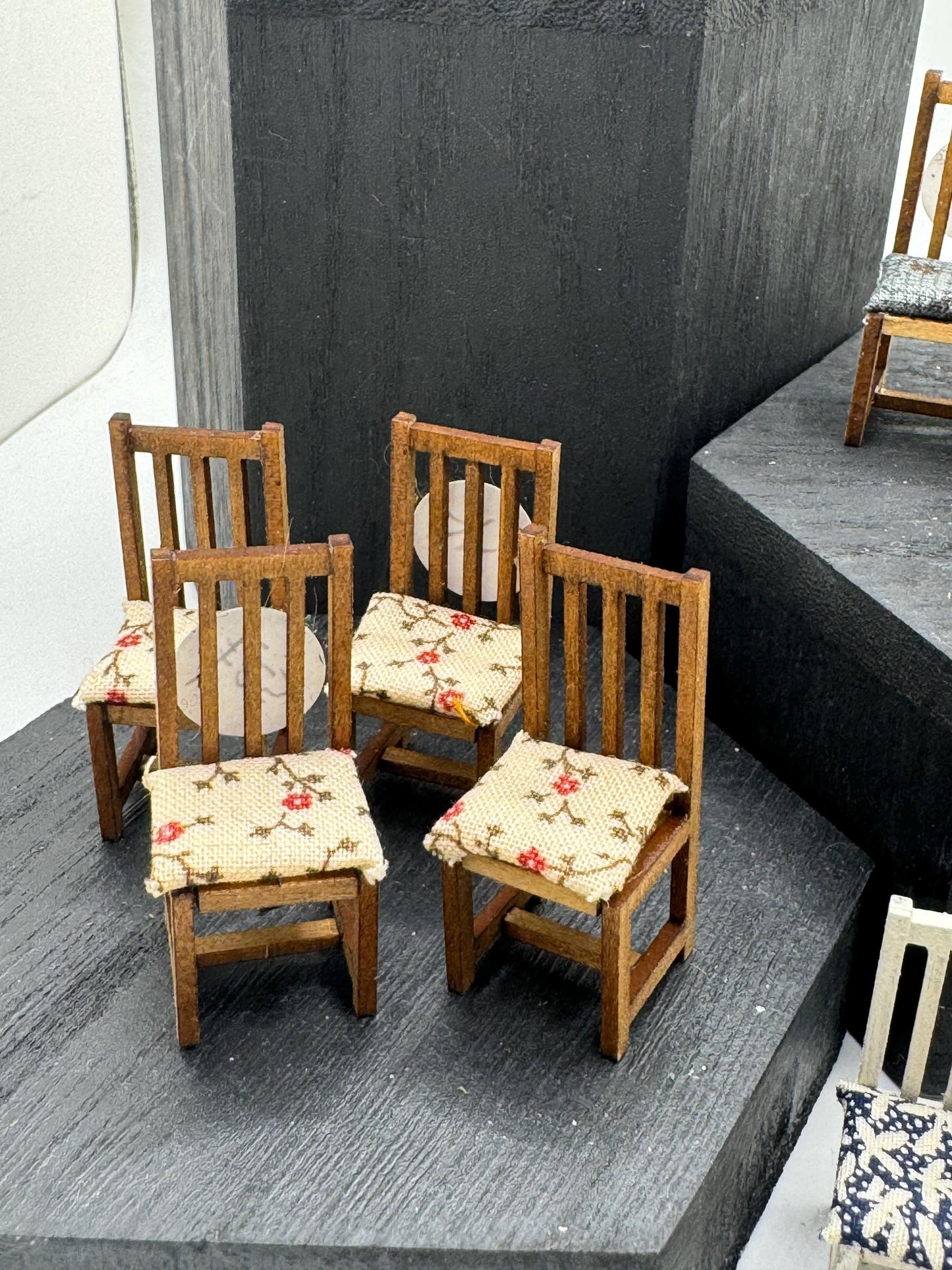 DOLLS HOUSE MINIATURES -   1/24th / 1:24th / Half Inch Scale  s/4 dining chairs (4 options)