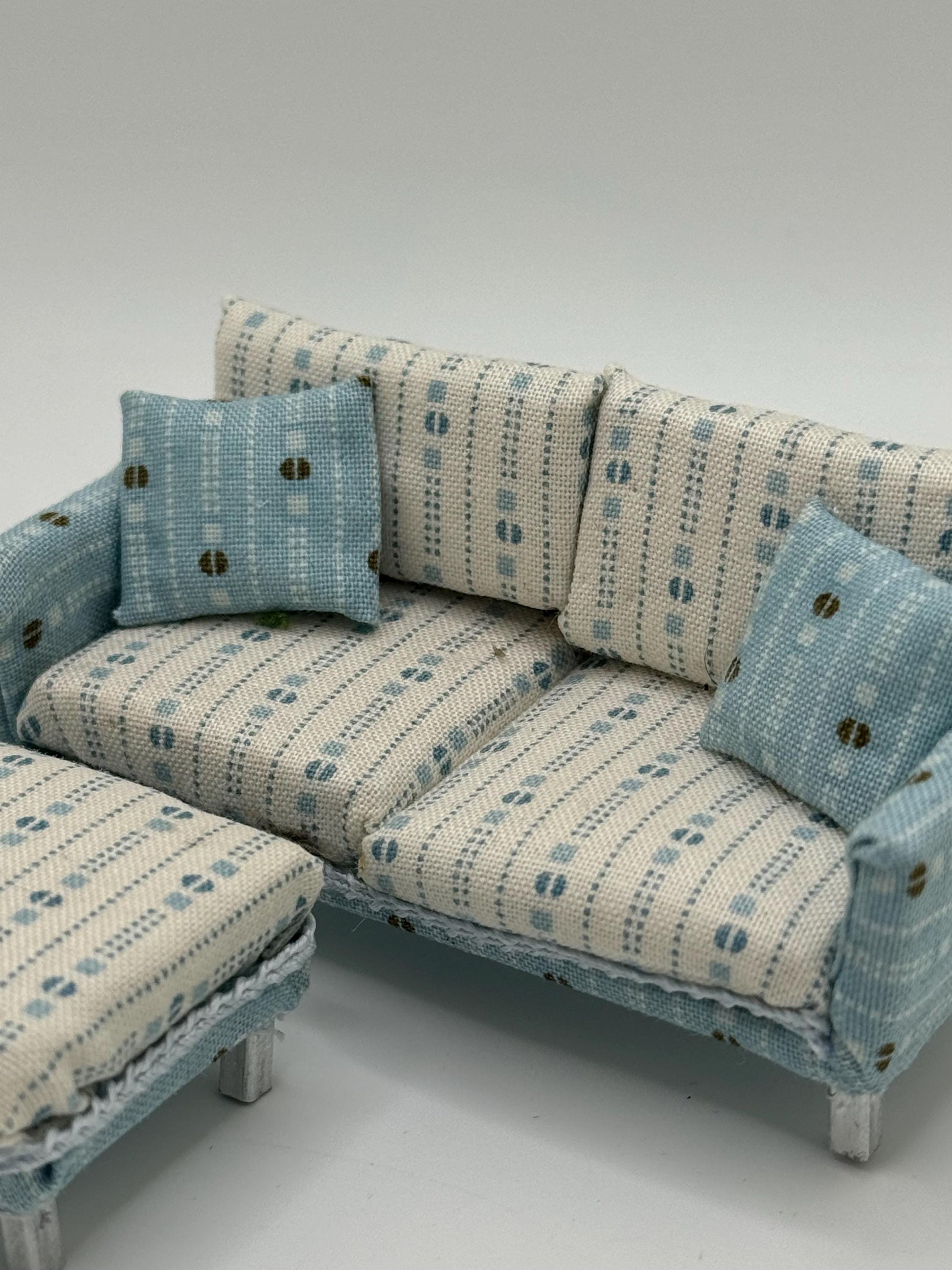 DOLLS HOUSE MINIATURES -   1/24th / 1:24th / Half Inch Scale  - contemporary sofa and footstool