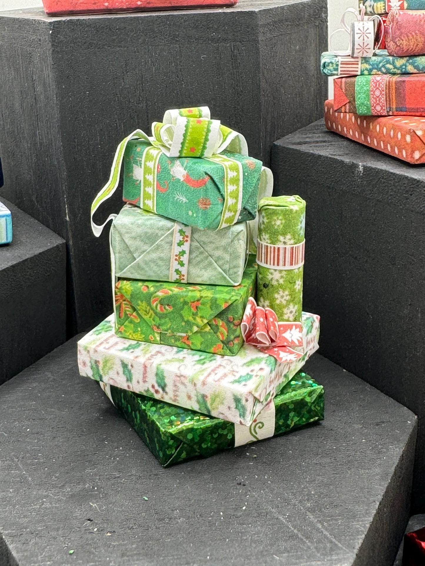 DOLLS HOUSE MINIATURES - 1/12th scale (1 inch) stack of Christmas Presents (6 options)