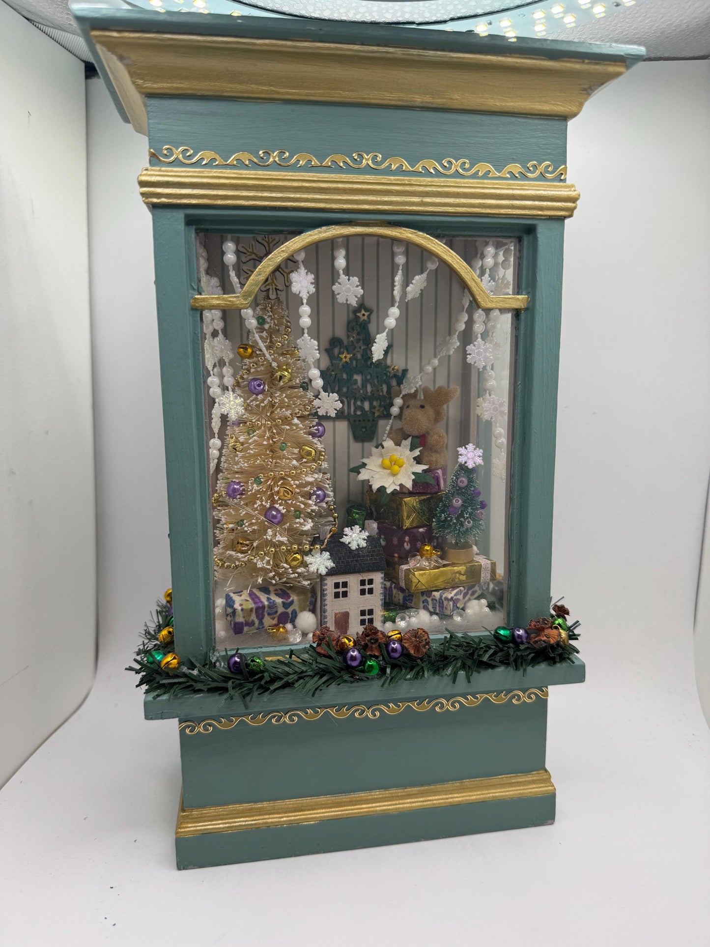 Dolls House Miniatures - Christmas Shop Display Window (can be stand alone display)