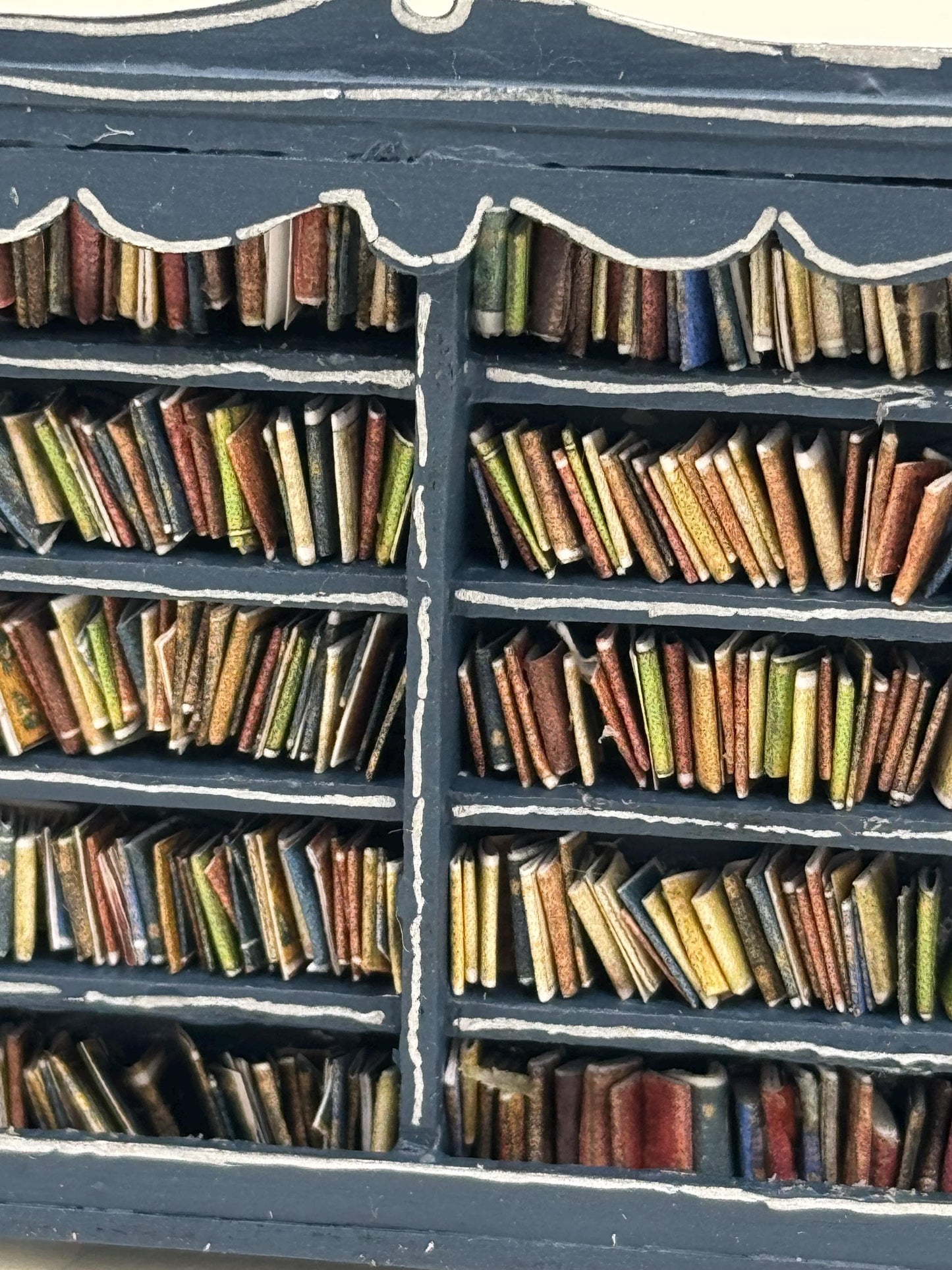 Dolls House 1/48th / 1:48 /Quarter Scale - Large Bookcase