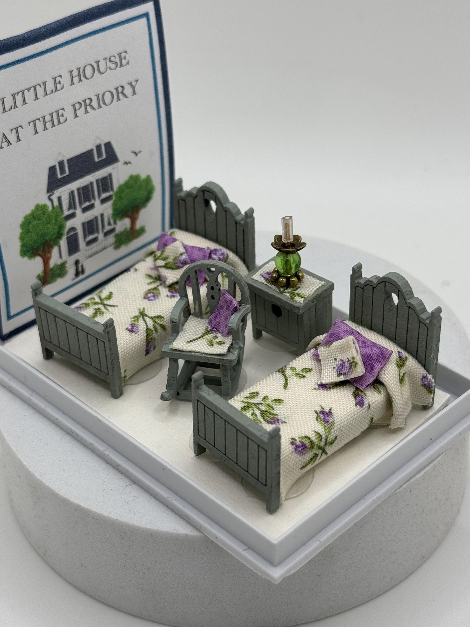 Dolls House 1/48th / 1:48 /Quarter Scale - Twin Single bedroom set