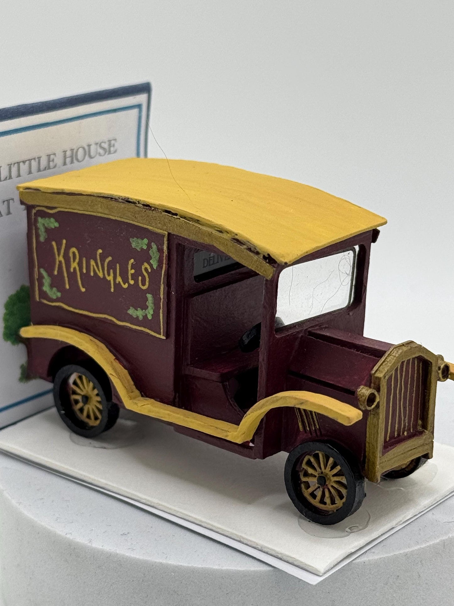 Dolls House 1/48th / 1:48 /Quarter Scale - Shop Van - Christmas themed