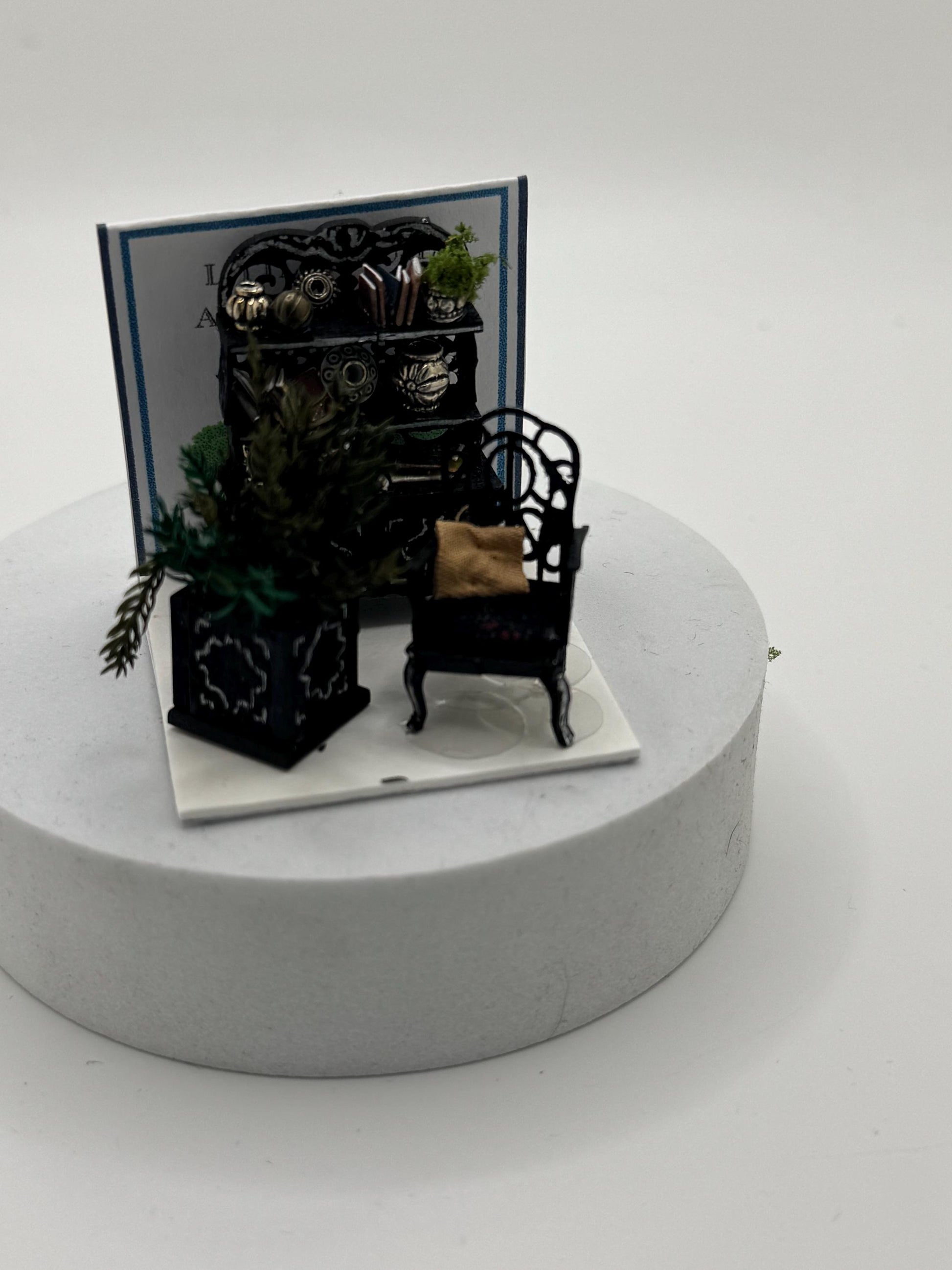 Dolls House 1/48th / 1:48 /Quarter Scale - Conservatory /Garden Room furniture